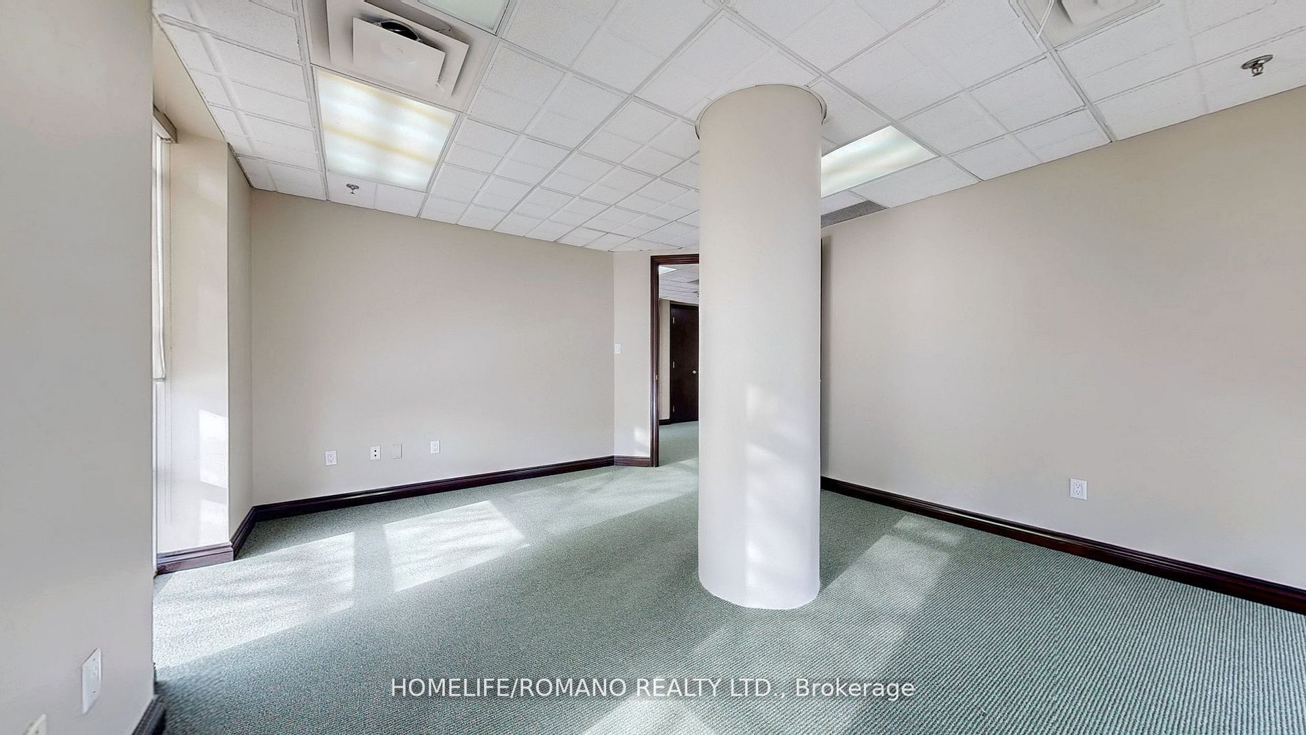 #c1 & C3 - 800 Sheppard Avenue Property Photo 37