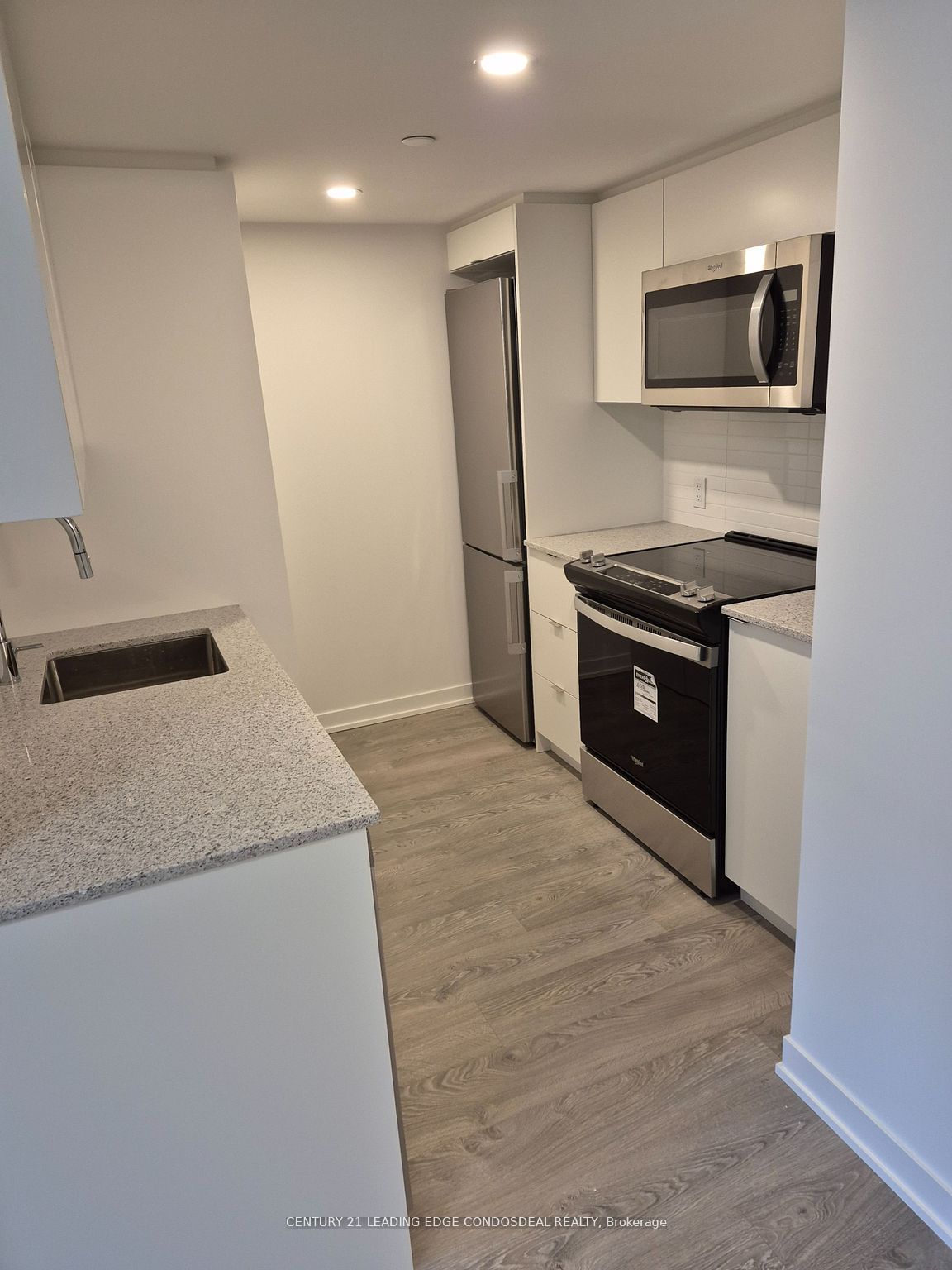 #425 - 500 Wilson Avenue Property Photo 3