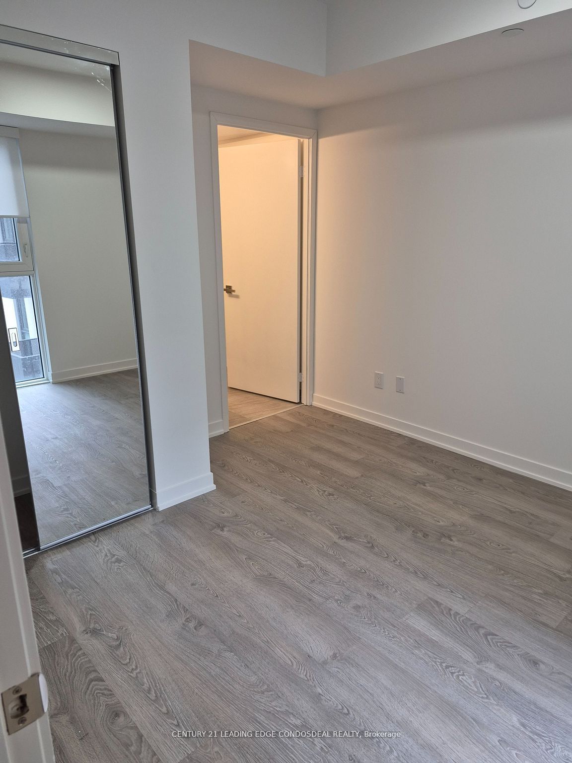 #425 - 500 Wilson Avenue Property Photo 5