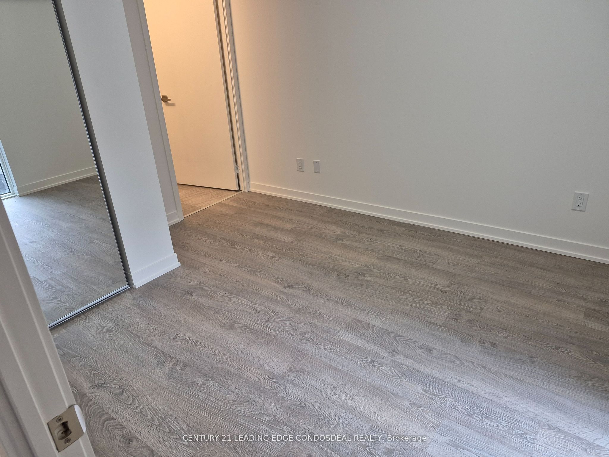 #425 - 500 Wilson Avenue Property Photo 6