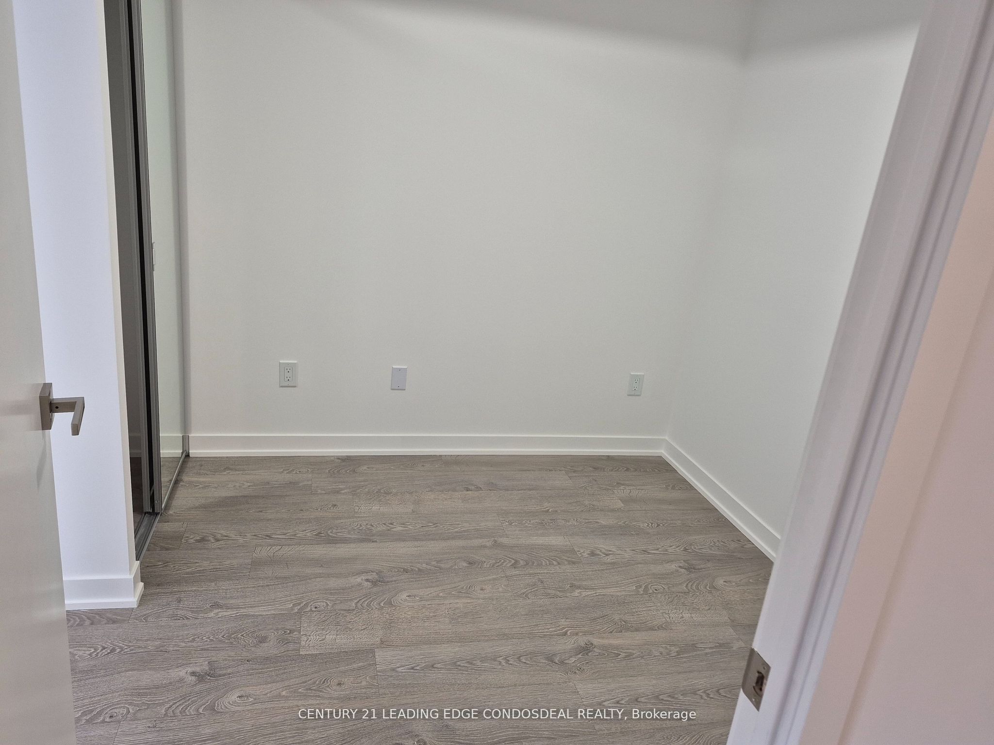 #425 - 500 Wilson Avenue Property Photo 9