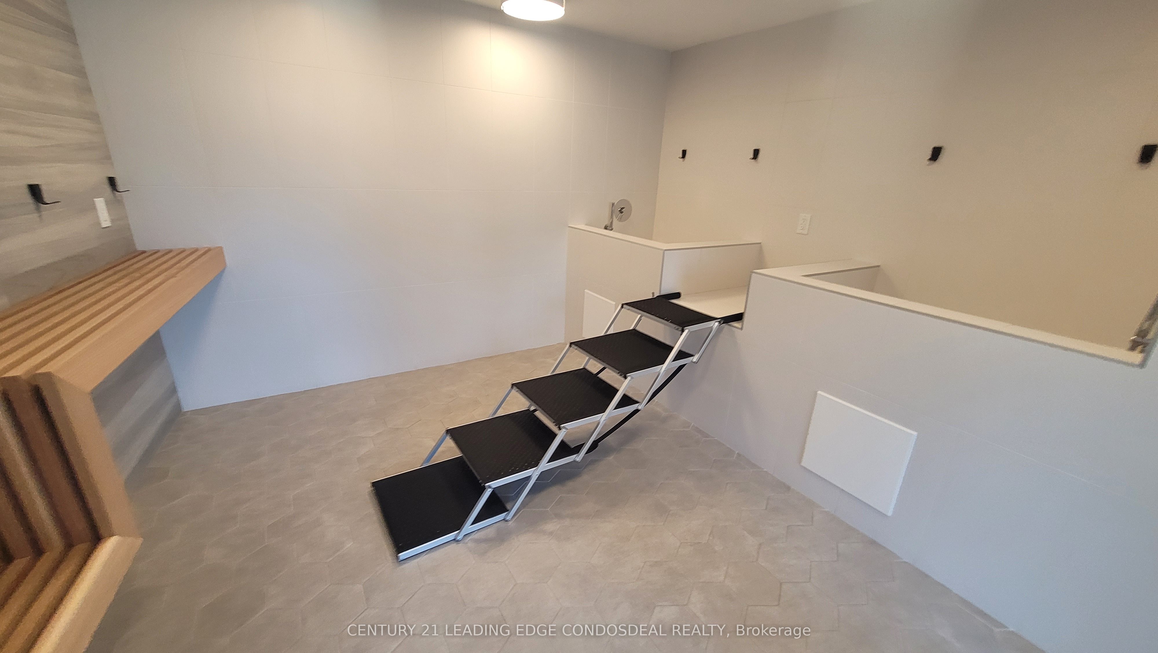 #425 - 500 Wilson Avenue Property Photo 32