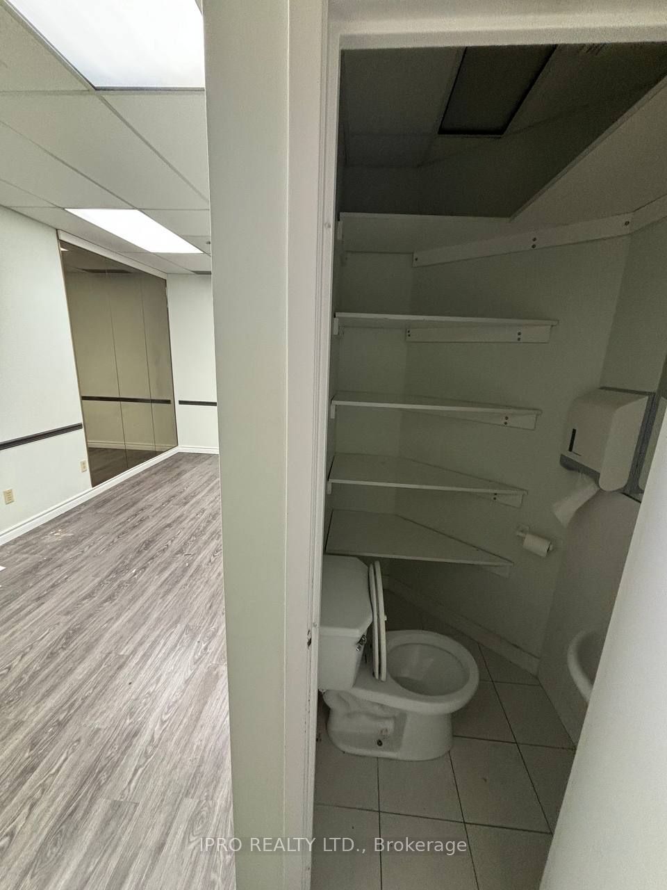 #512 - 600 Sherbourne Street Property Photo 9