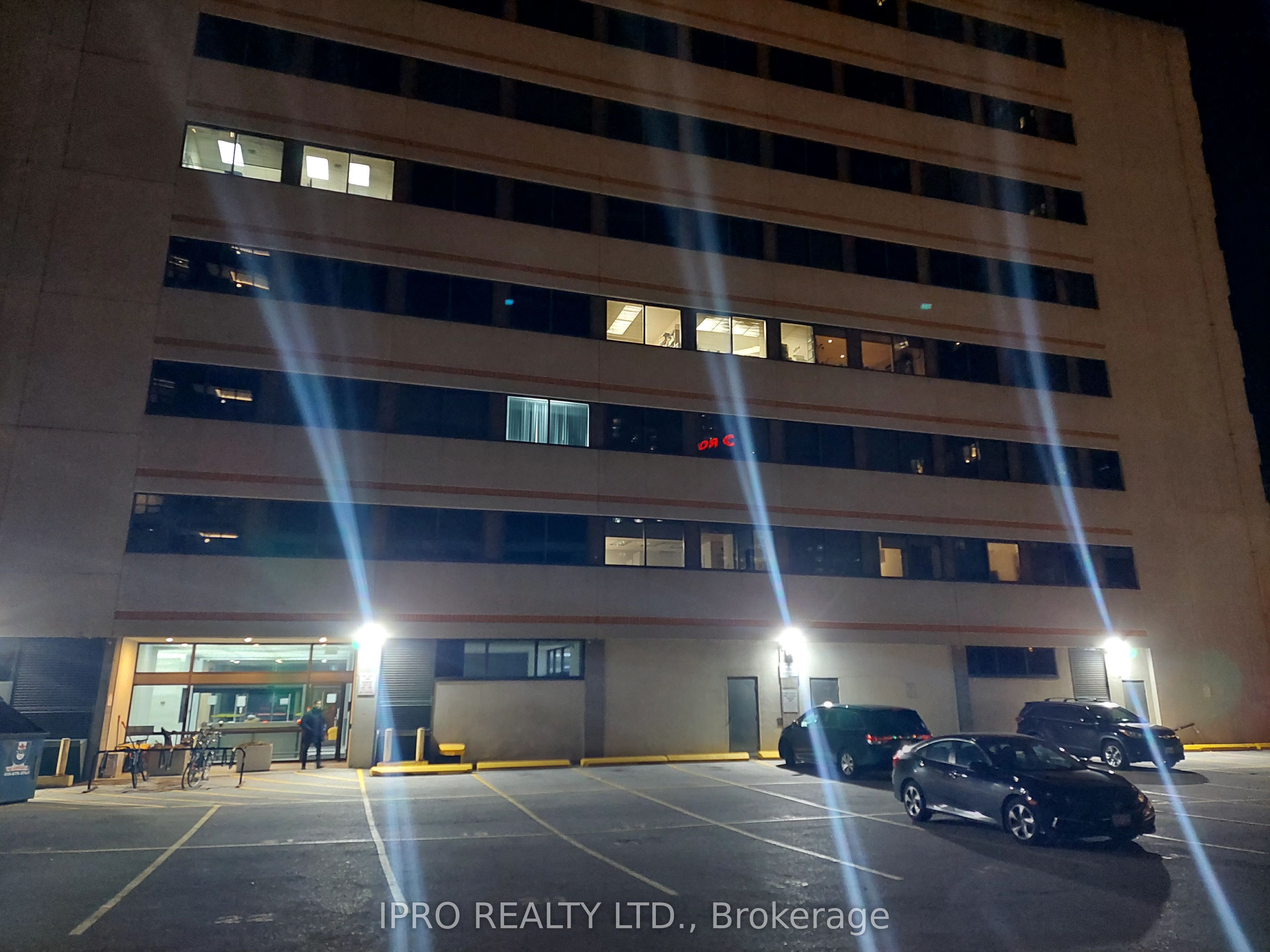 #512 - 600 Sherbourne Street Property Photo 12