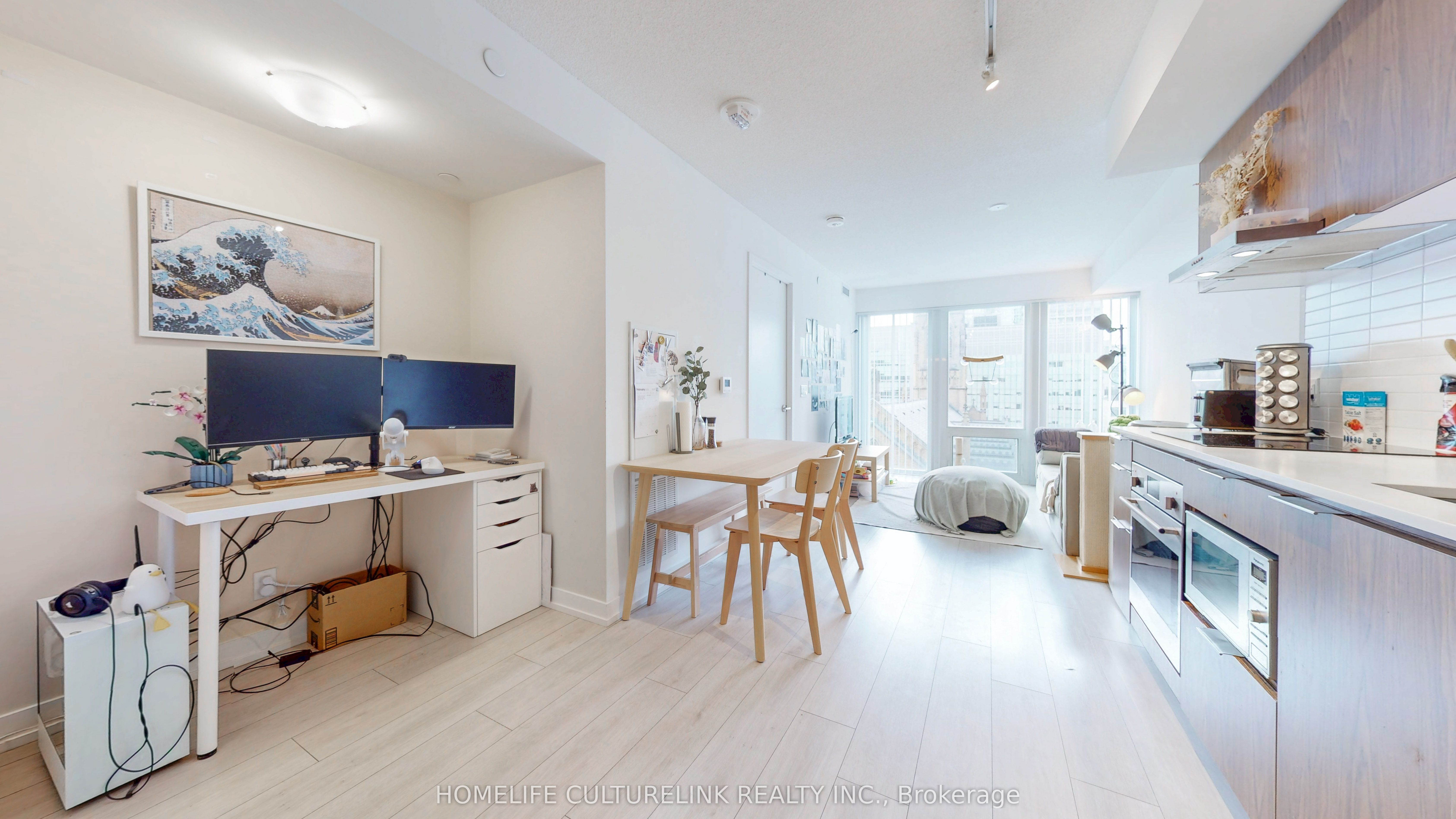 60 Shuter Street 908 Property Photo 4