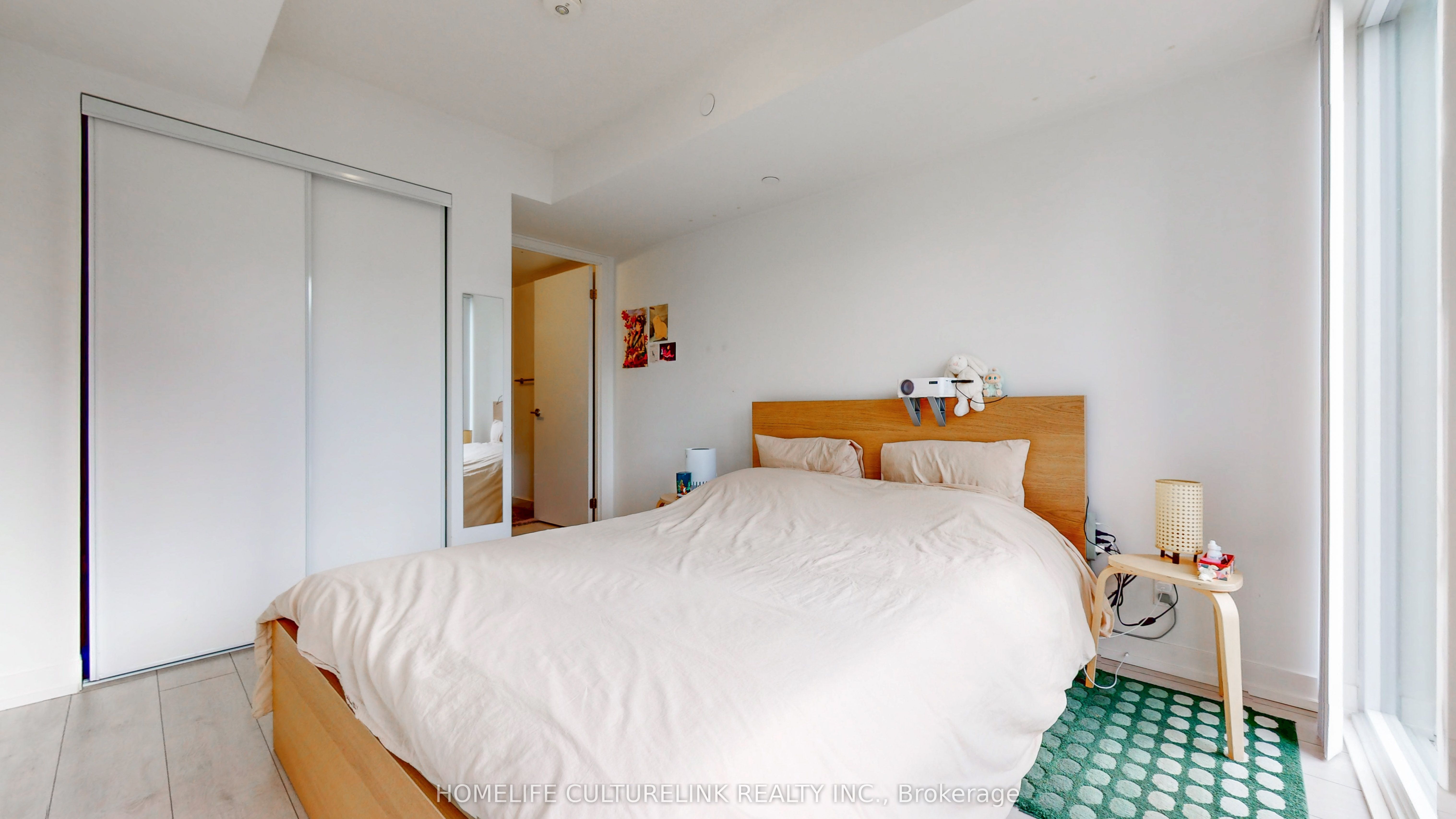 60 Shuter Street 908 Property Photo 7