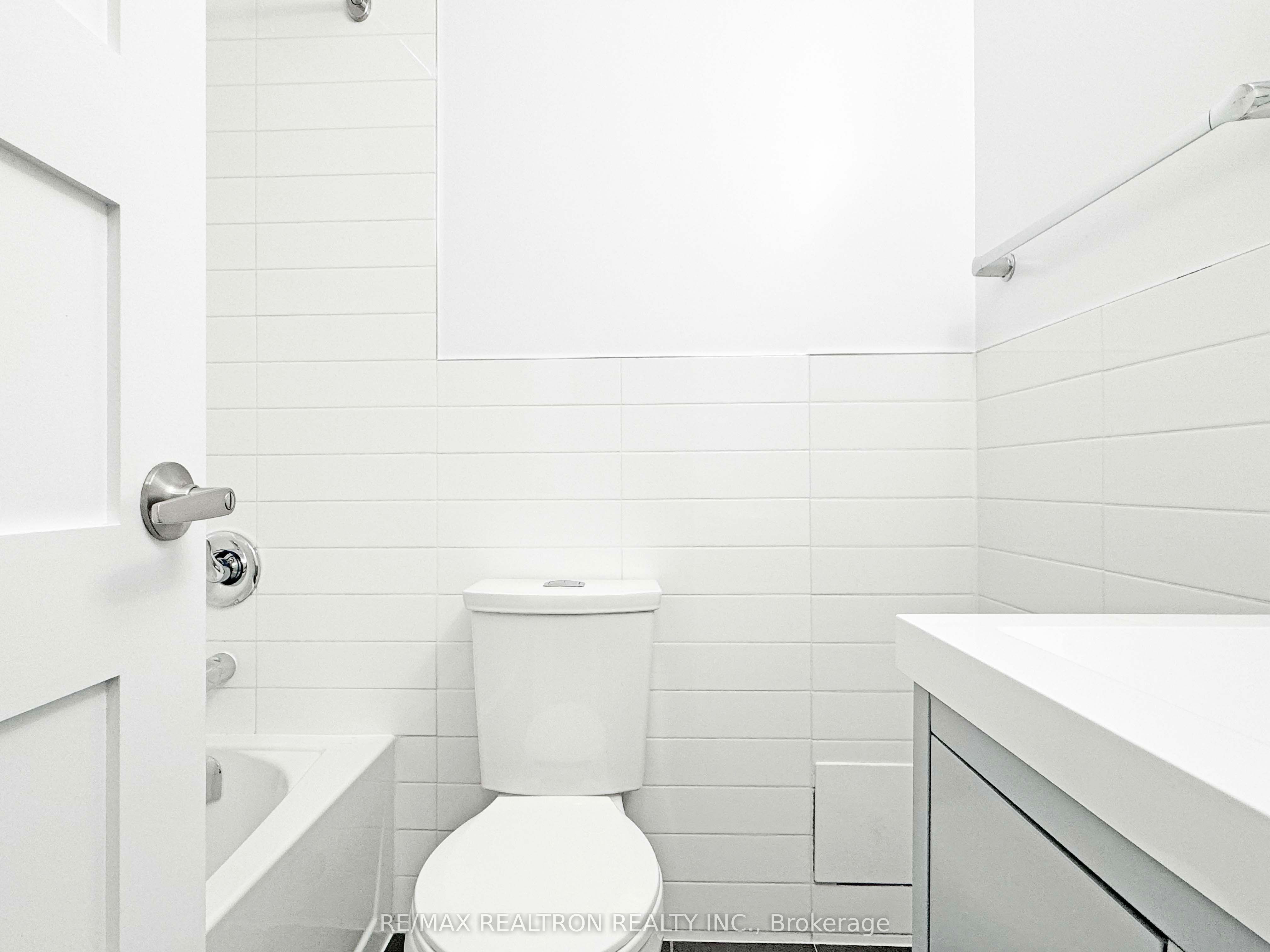 #202 - 666 Spadina Avenue Property Photo 7