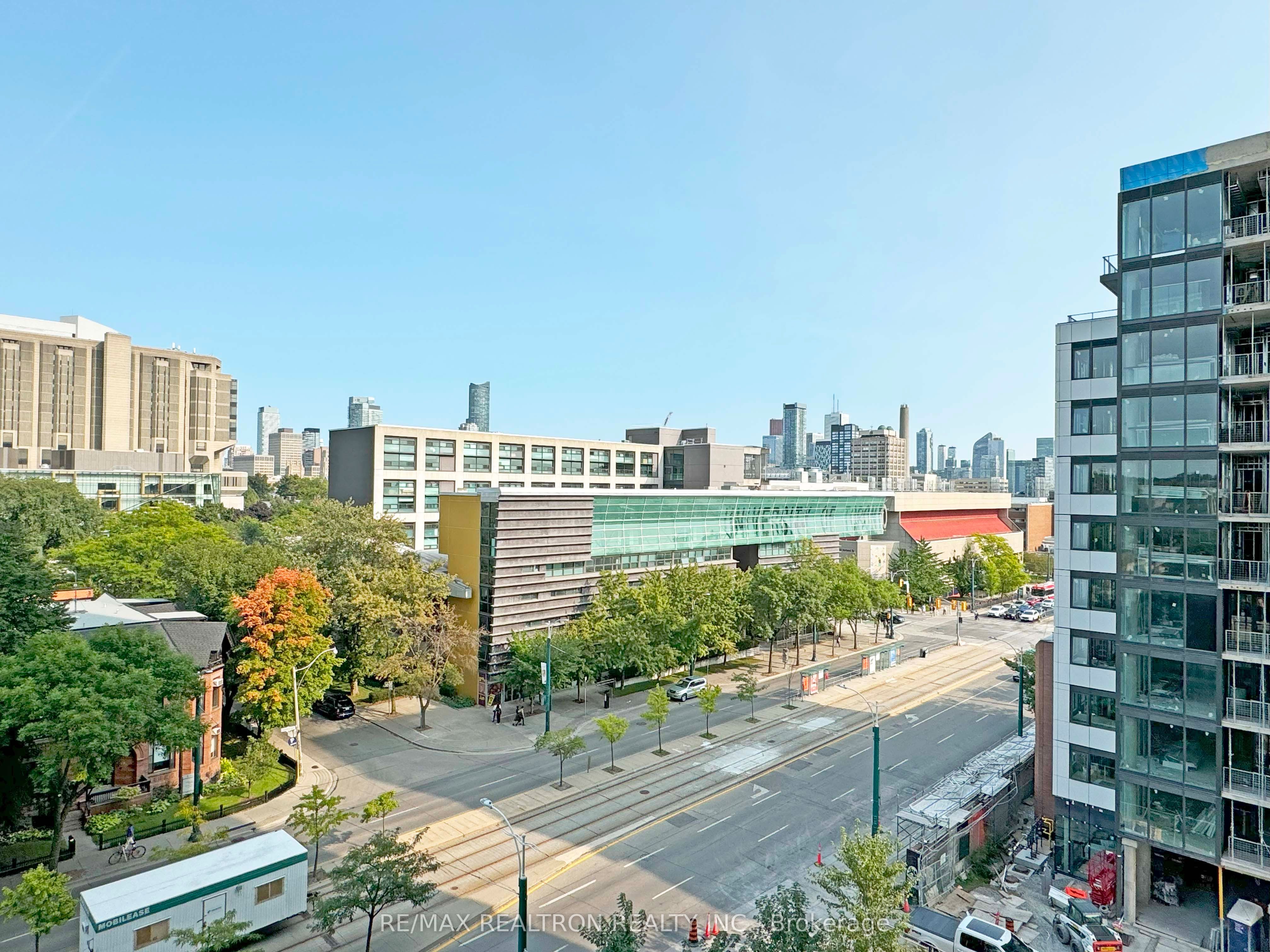 #808 - 666 Spadina Avenue Property Photo 11