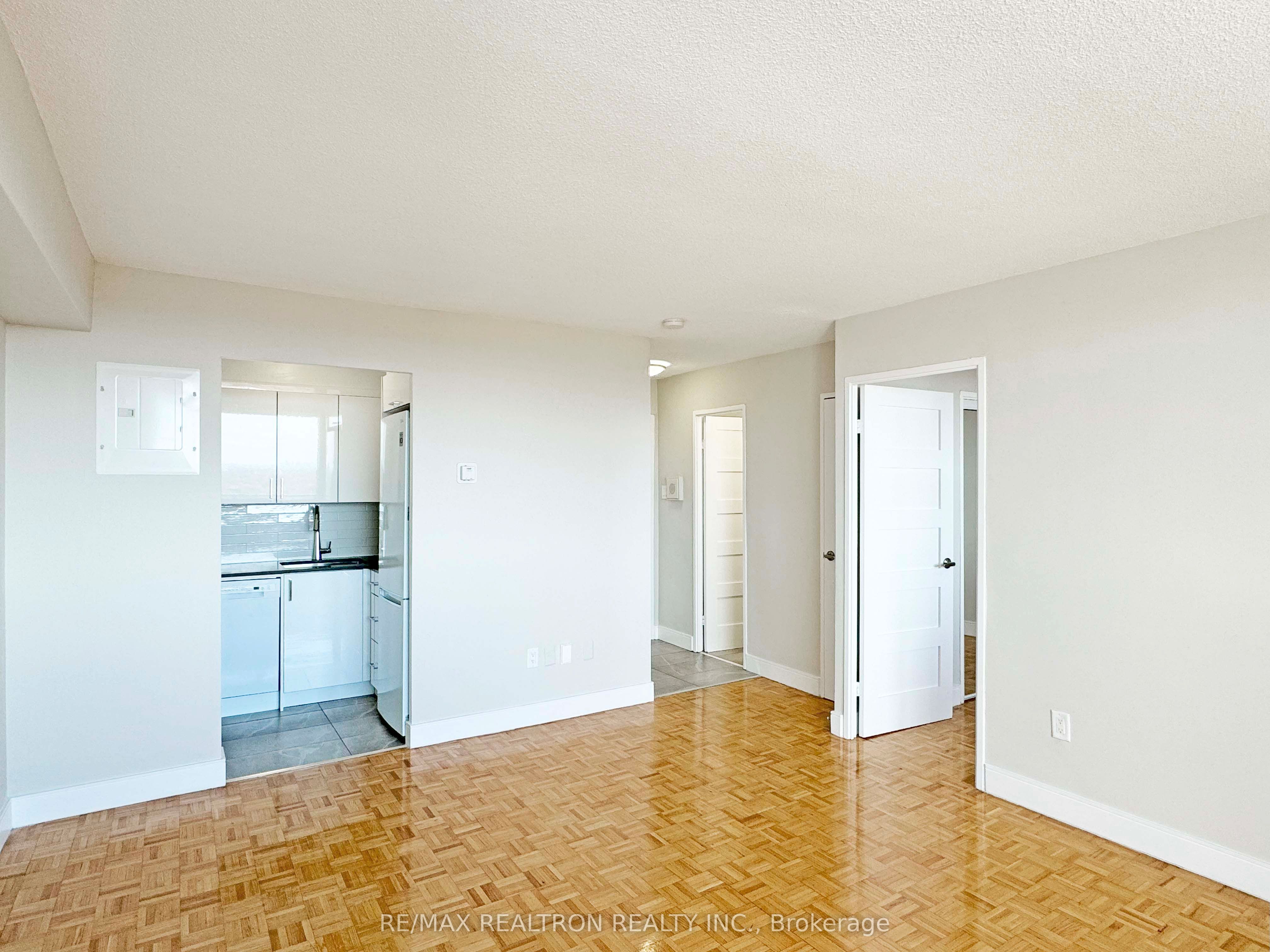 #2001 - 666 Spadina Avenue Property Photo 2