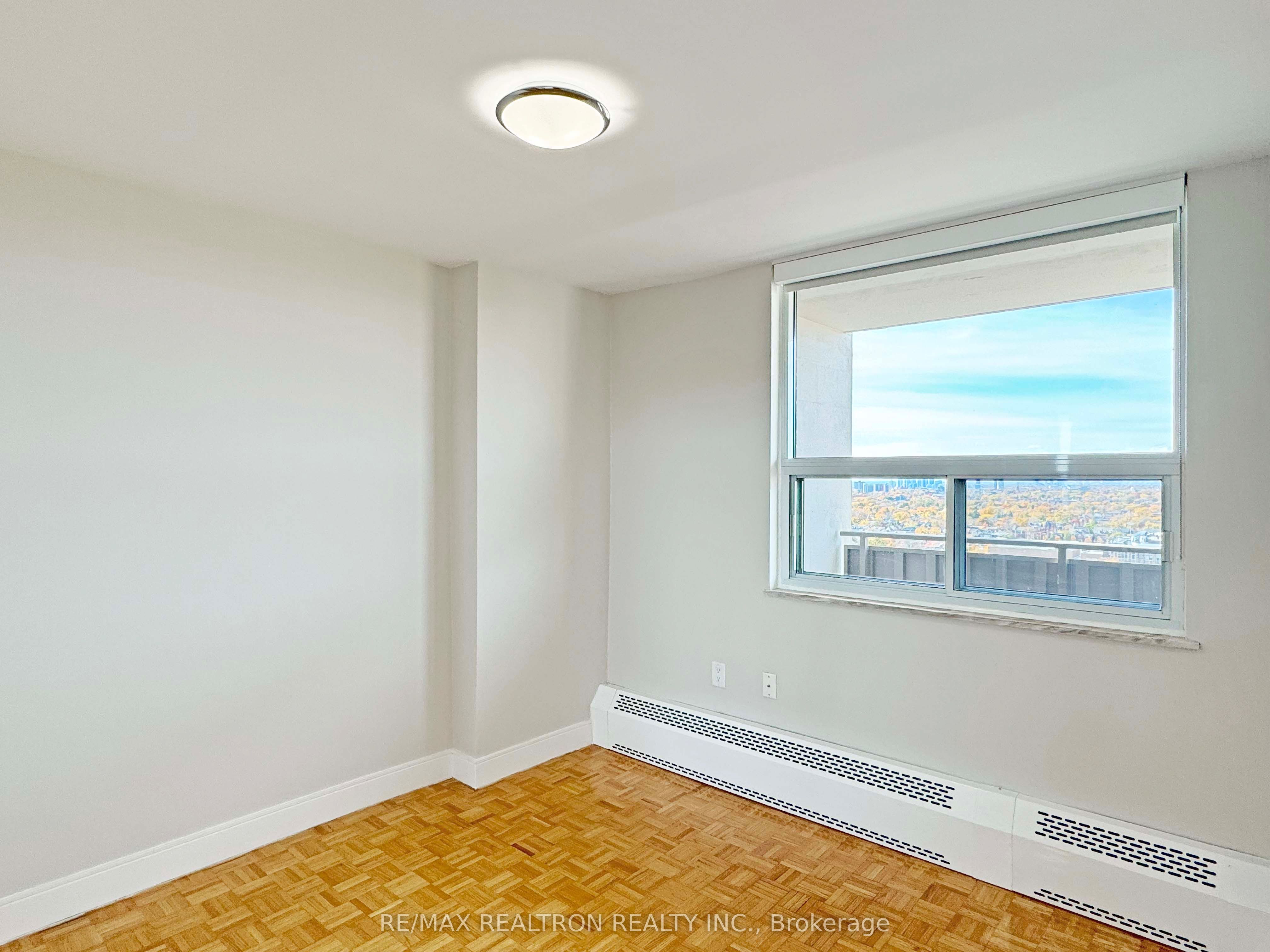 #2001 - 666 Spadina Avenue Property Photo 5