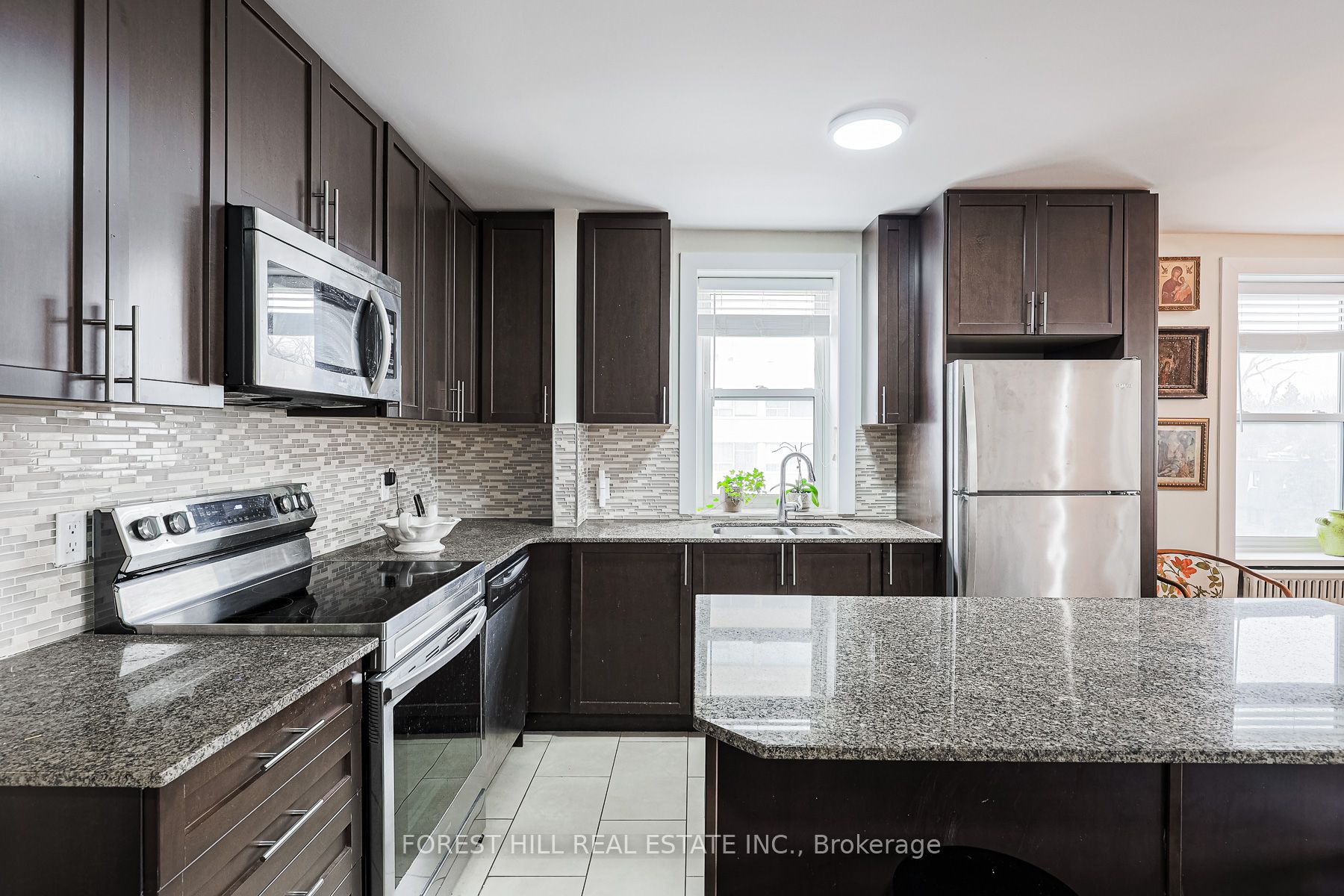 #408 - 2603 Bathurst Street Property Photo 9