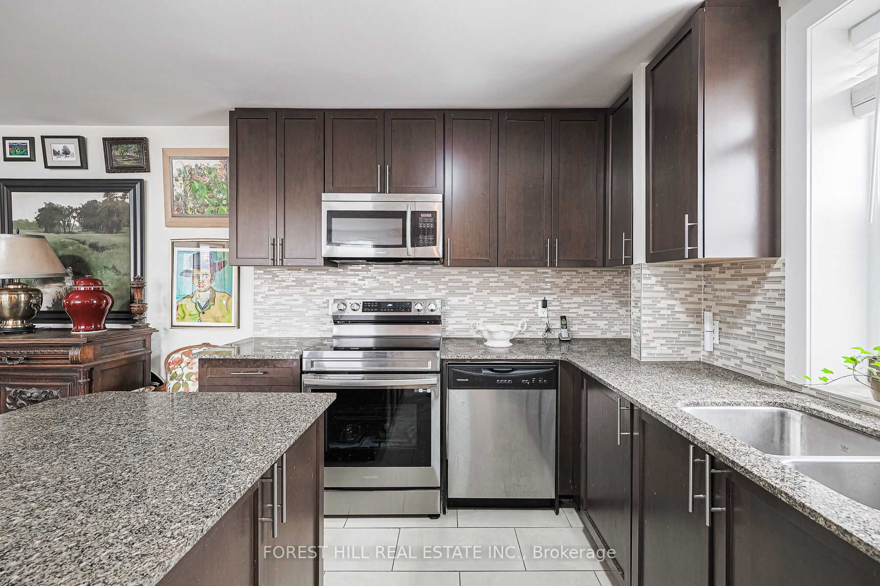 #408 - 2603 Bathurst Street Property Photo 11