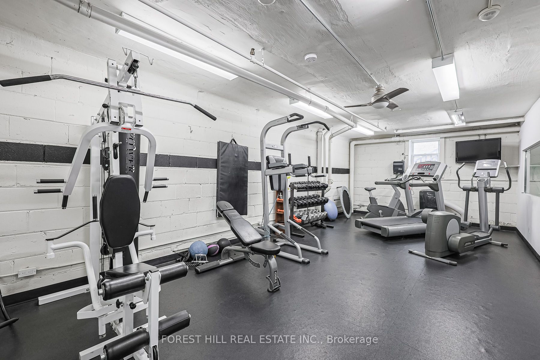 #408 - 2603 Bathurst Street Property Photo 33