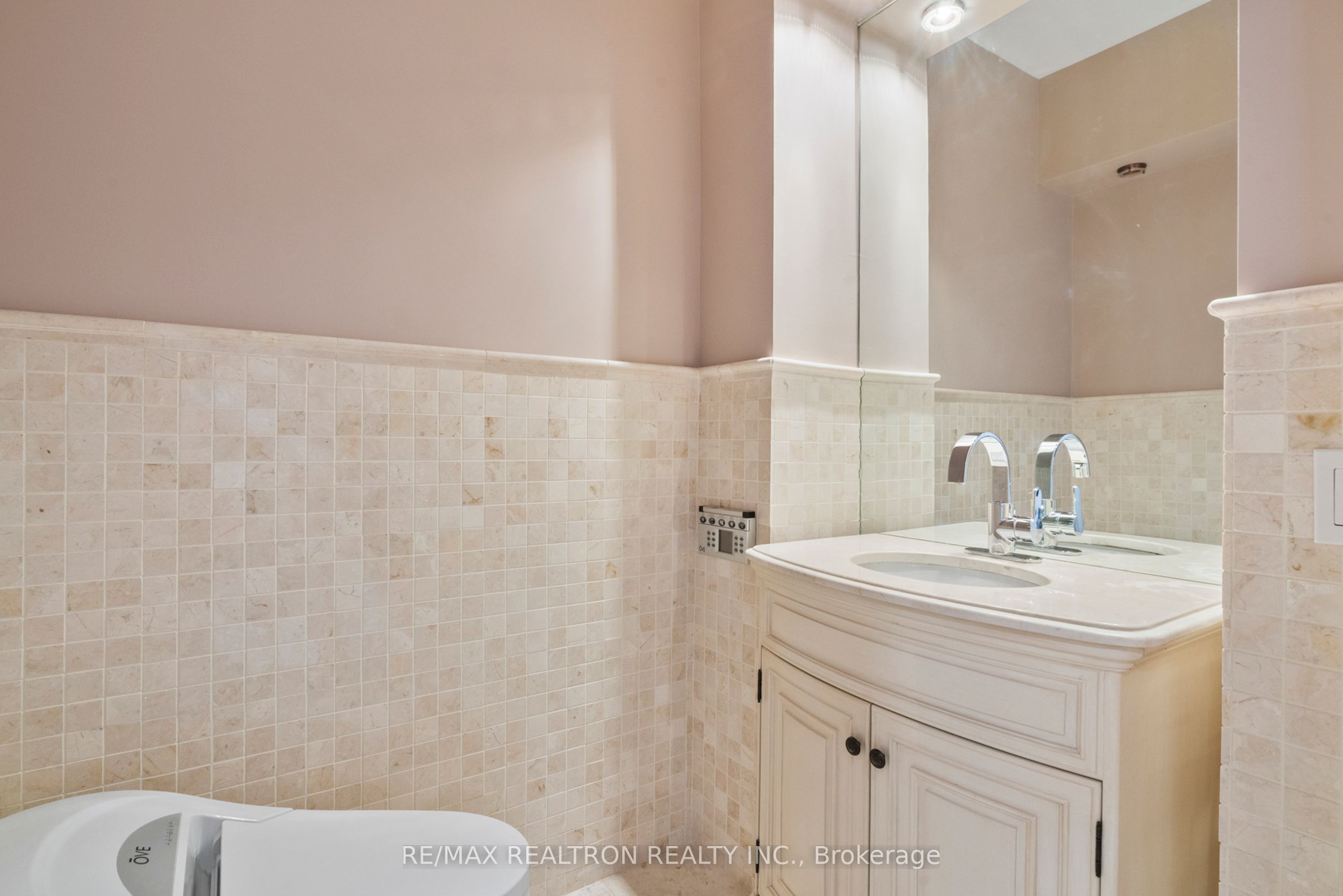31 Carnival Court Property Photo 8