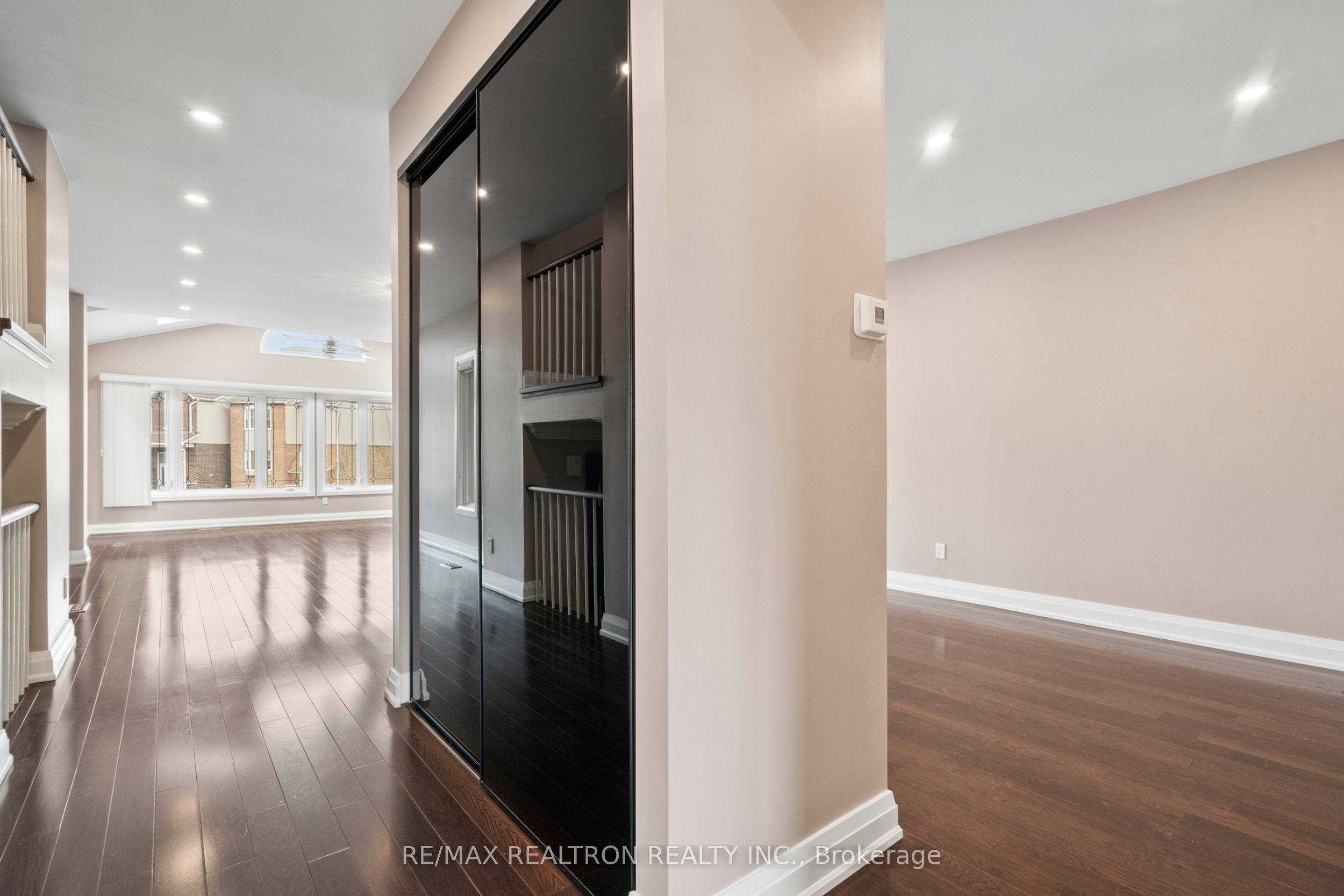 31 Carnival Court Property Photo 12