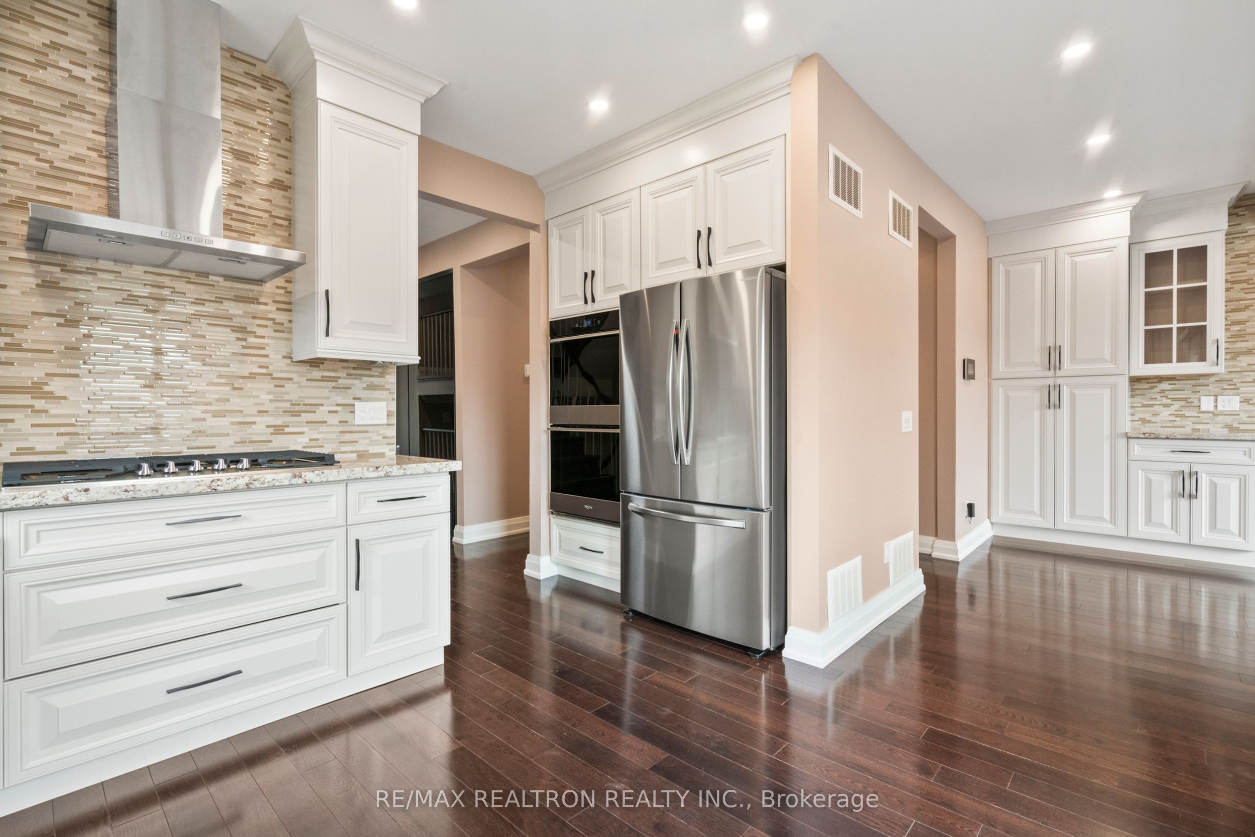 31 Carnival Court Property Photo 13