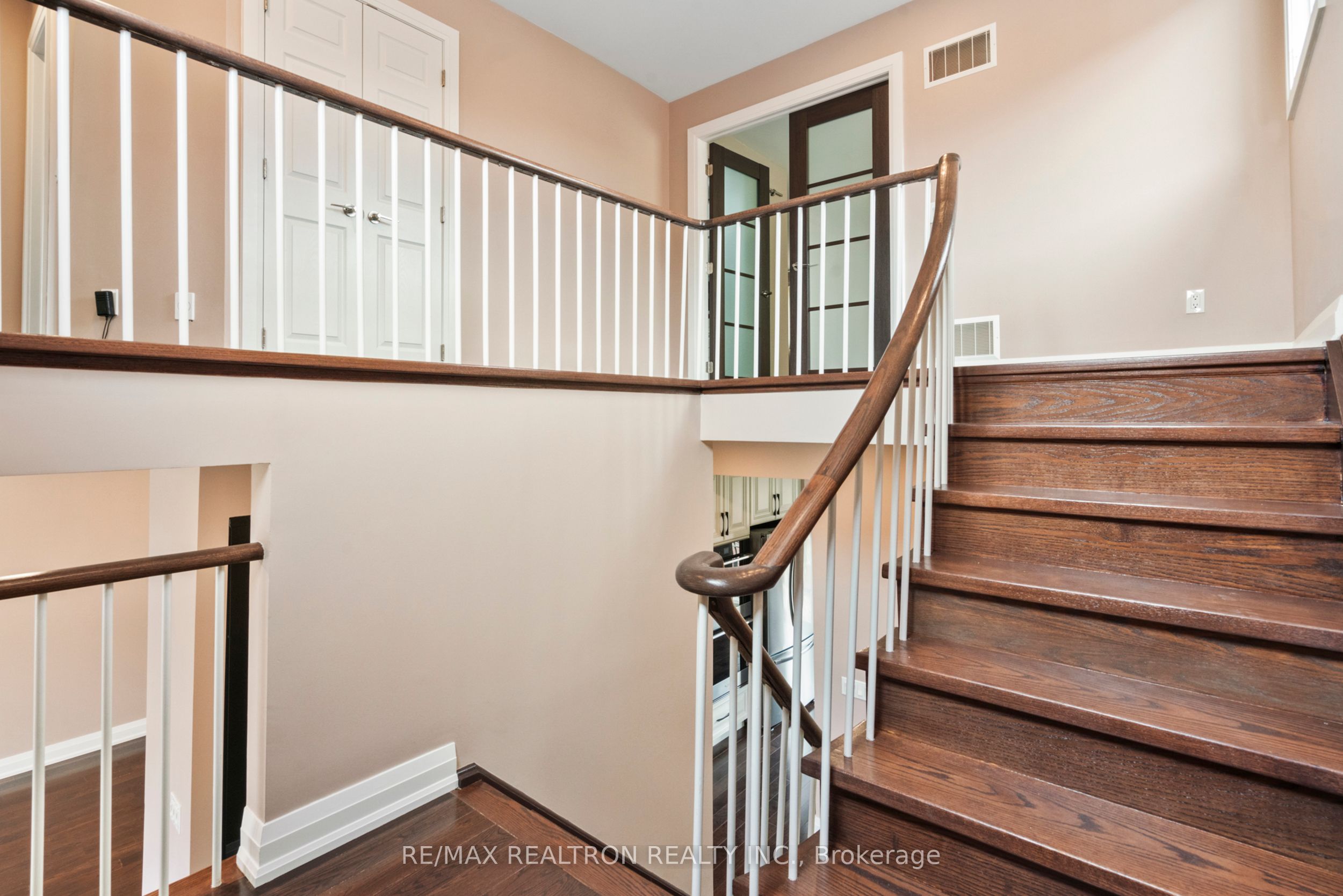 31 Carnival Court Property Photo 14