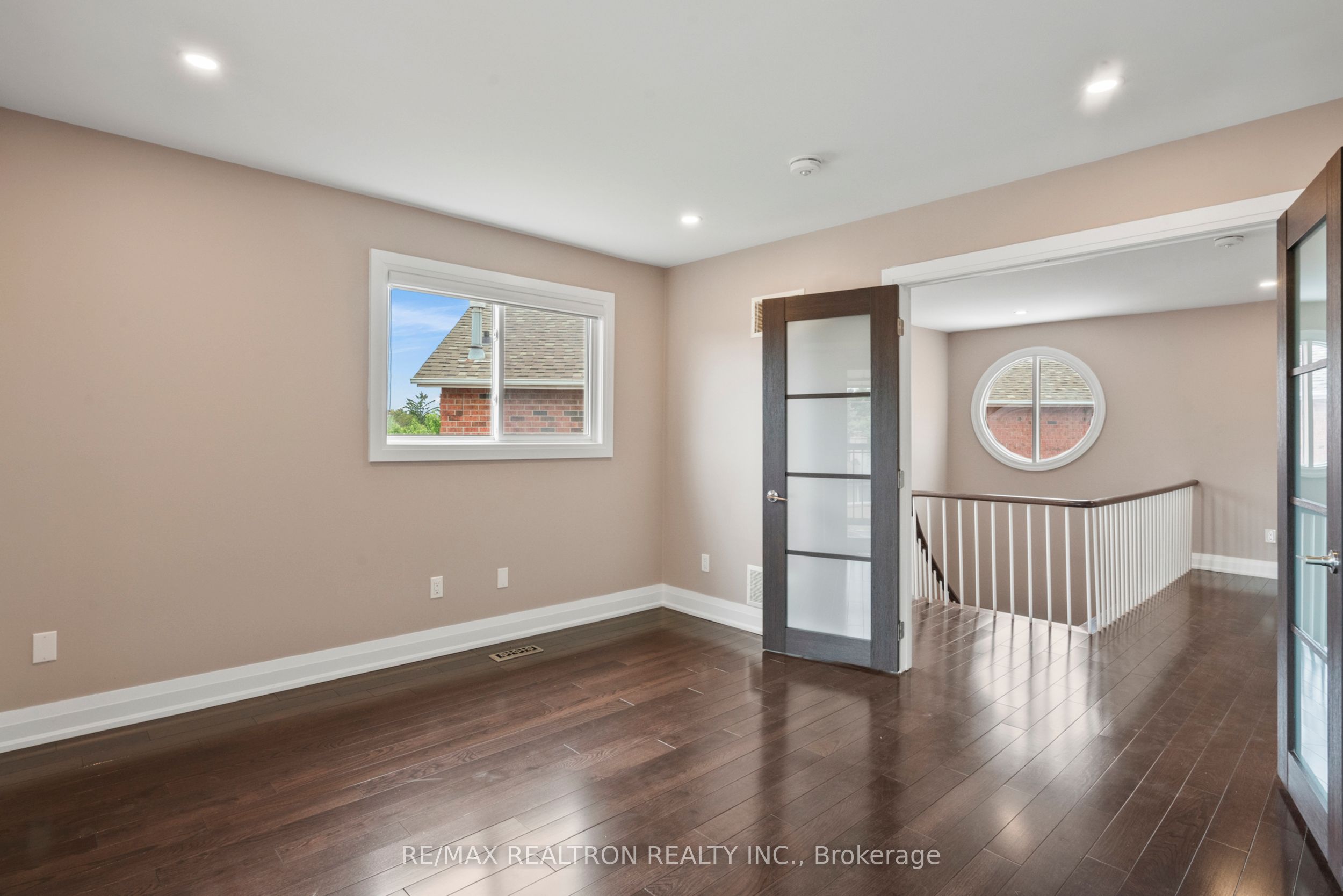 31 Carnival Court Property Photo 16