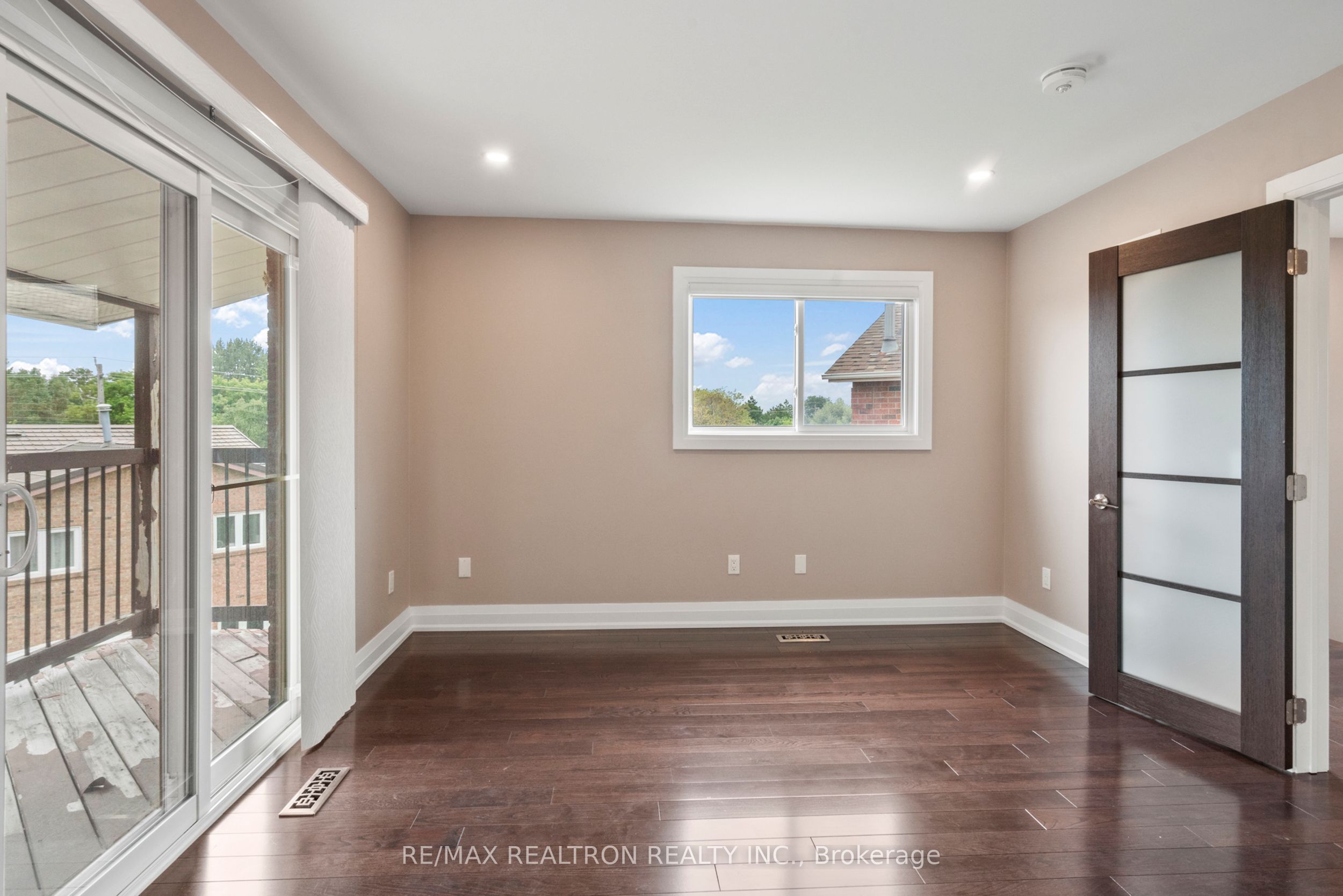31 Carnival Court Property Photo 17