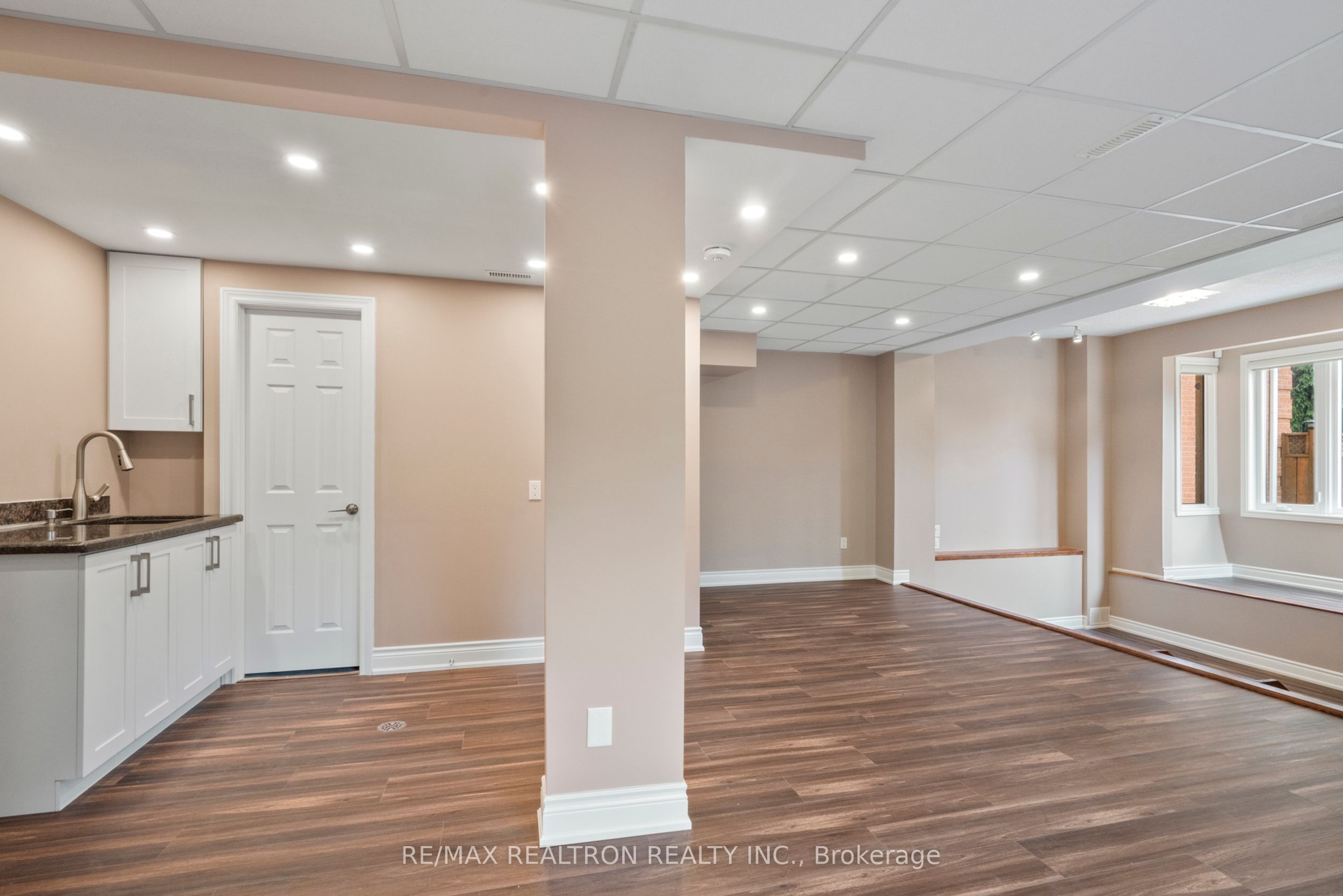 31 Carnival Court Property Photo 25