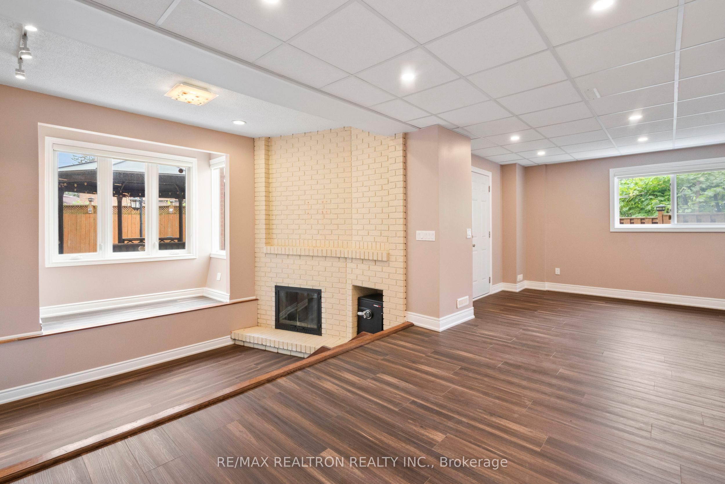 31 Carnival Court Property Photo 26