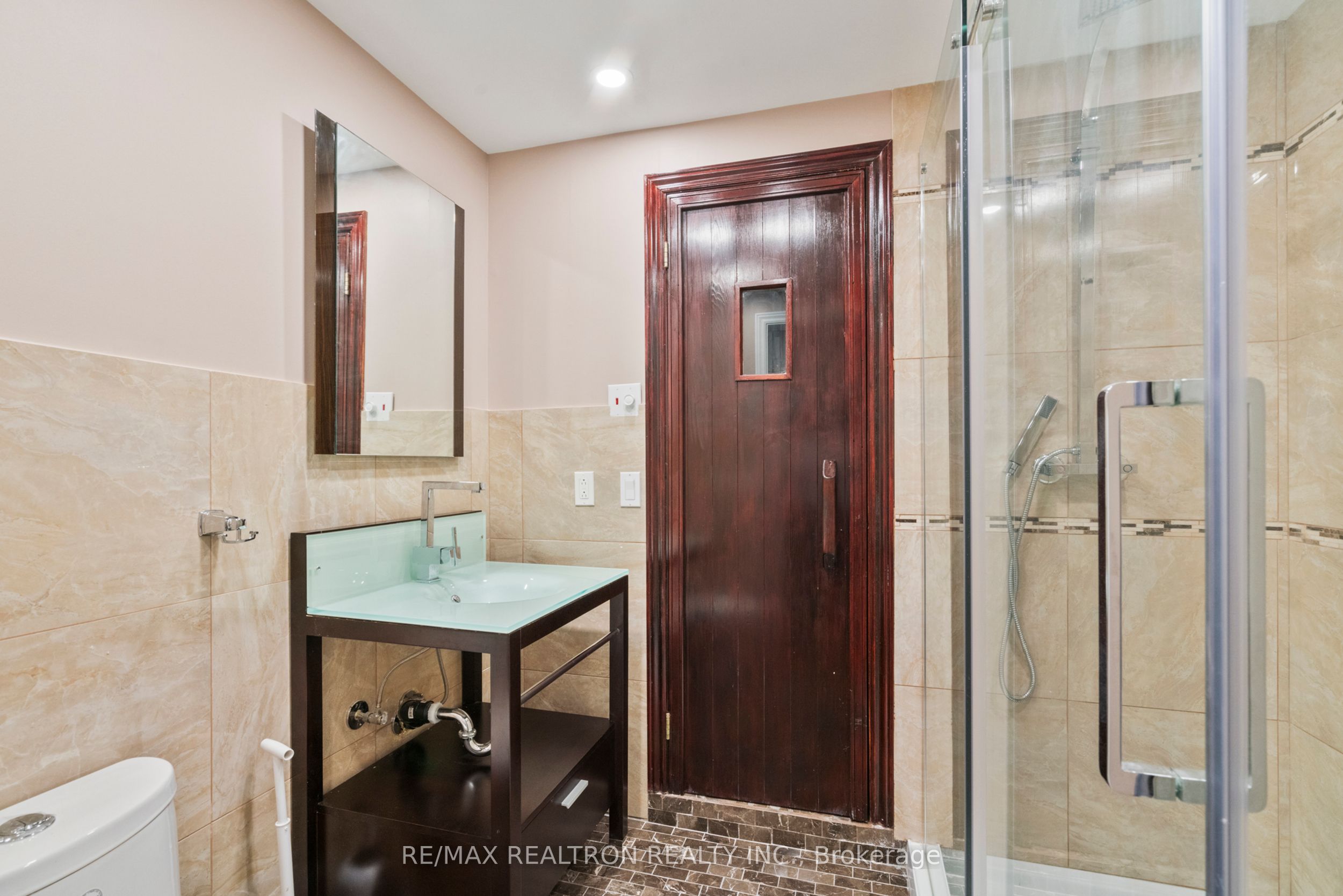 31 Carnival Court Property Photo 27