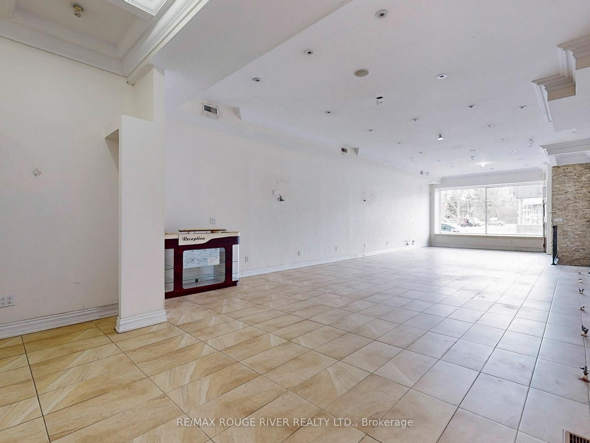 1556 Avenue Road Property Photo 9