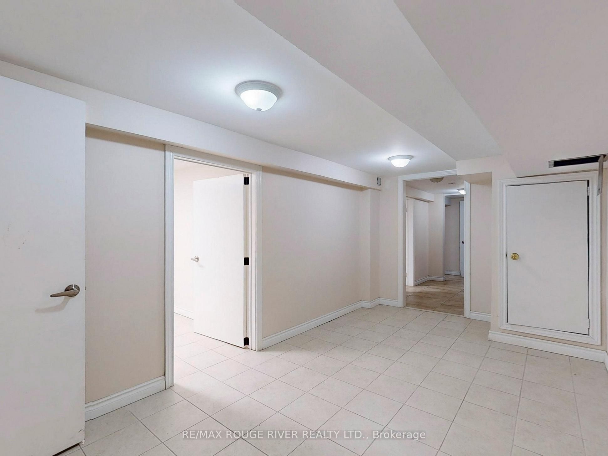 1556 Avenue Road Property Photo 20