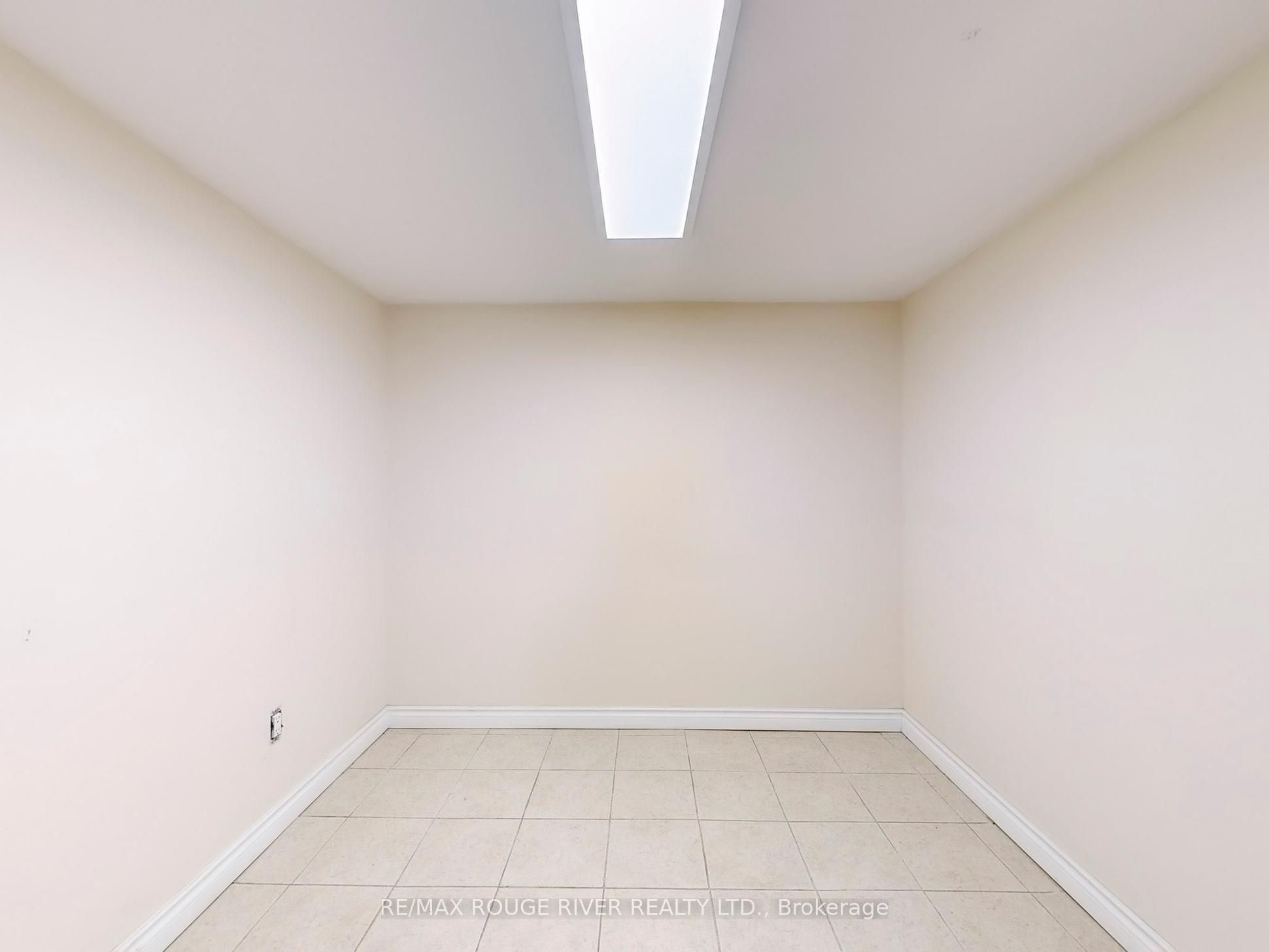 1556 Avenue Road Property Photo 23