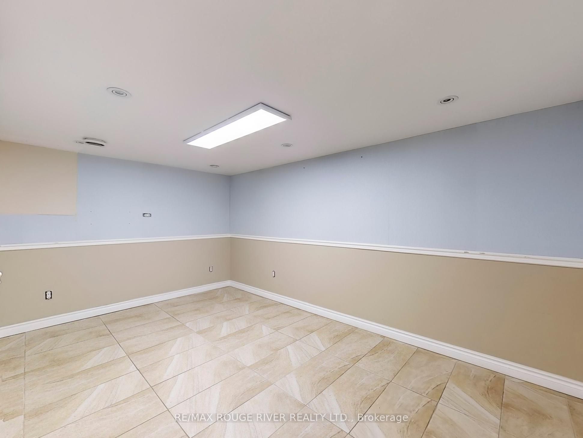 1556 Avenue Road Property Photo 24