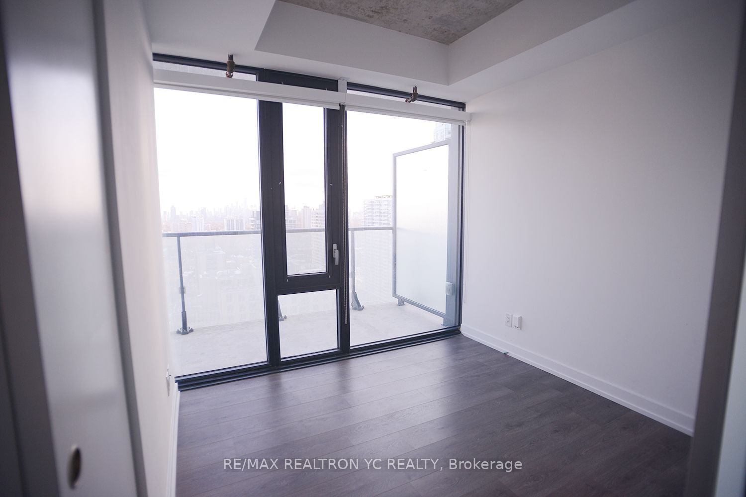 #2609 - 161 Roehampton Avenue Property Photo 4