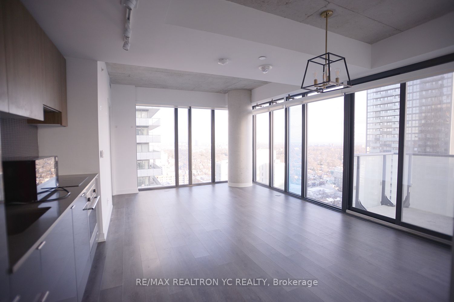 #2609 - 161 Roehampton Avenue Property Photo 6