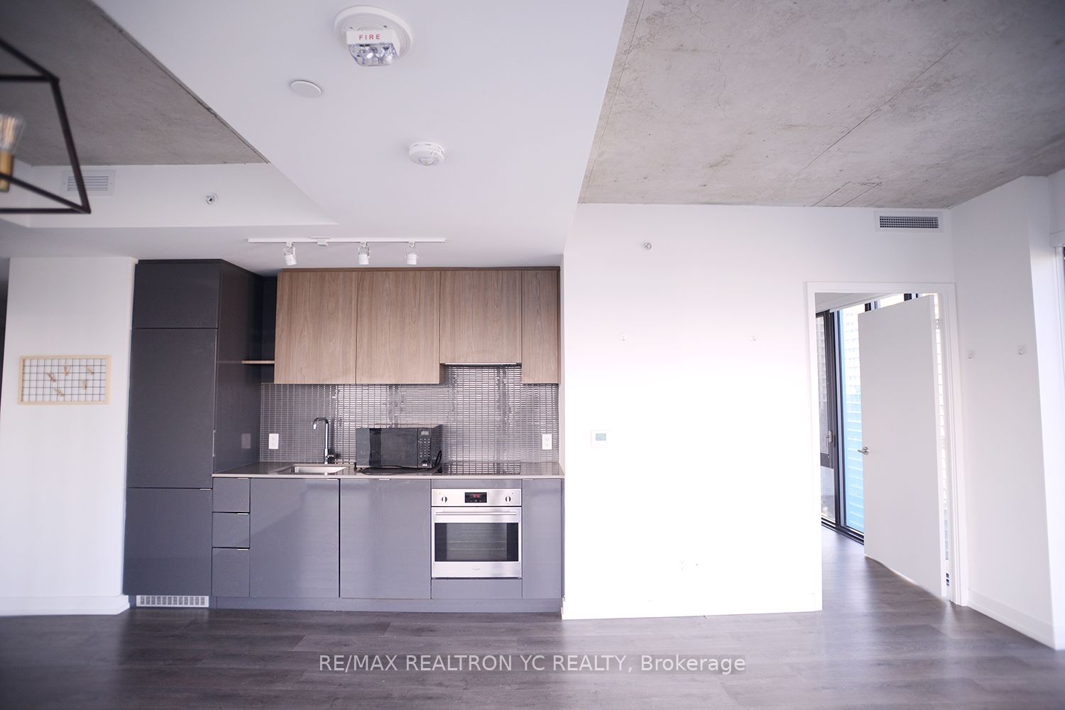 #2609 - 161 Roehampton Avenue Property Photo 7