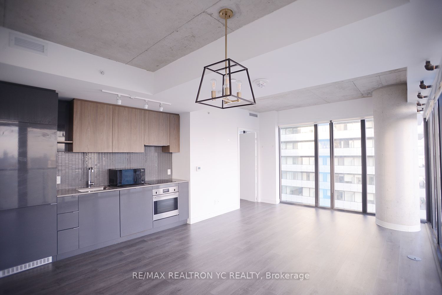#2609 - 161 Roehampton Avenue Property Photo 8