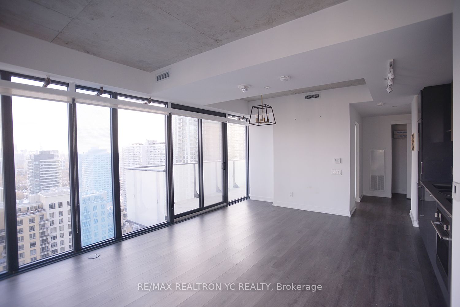 #2609 - 161 Roehampton Avenue Property Photo 9