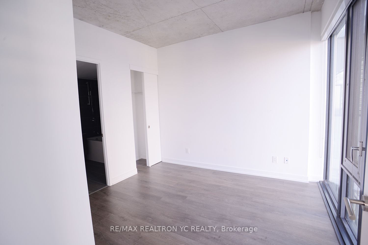 #2609 - 161 Roehampton Avenue Property Photo 10