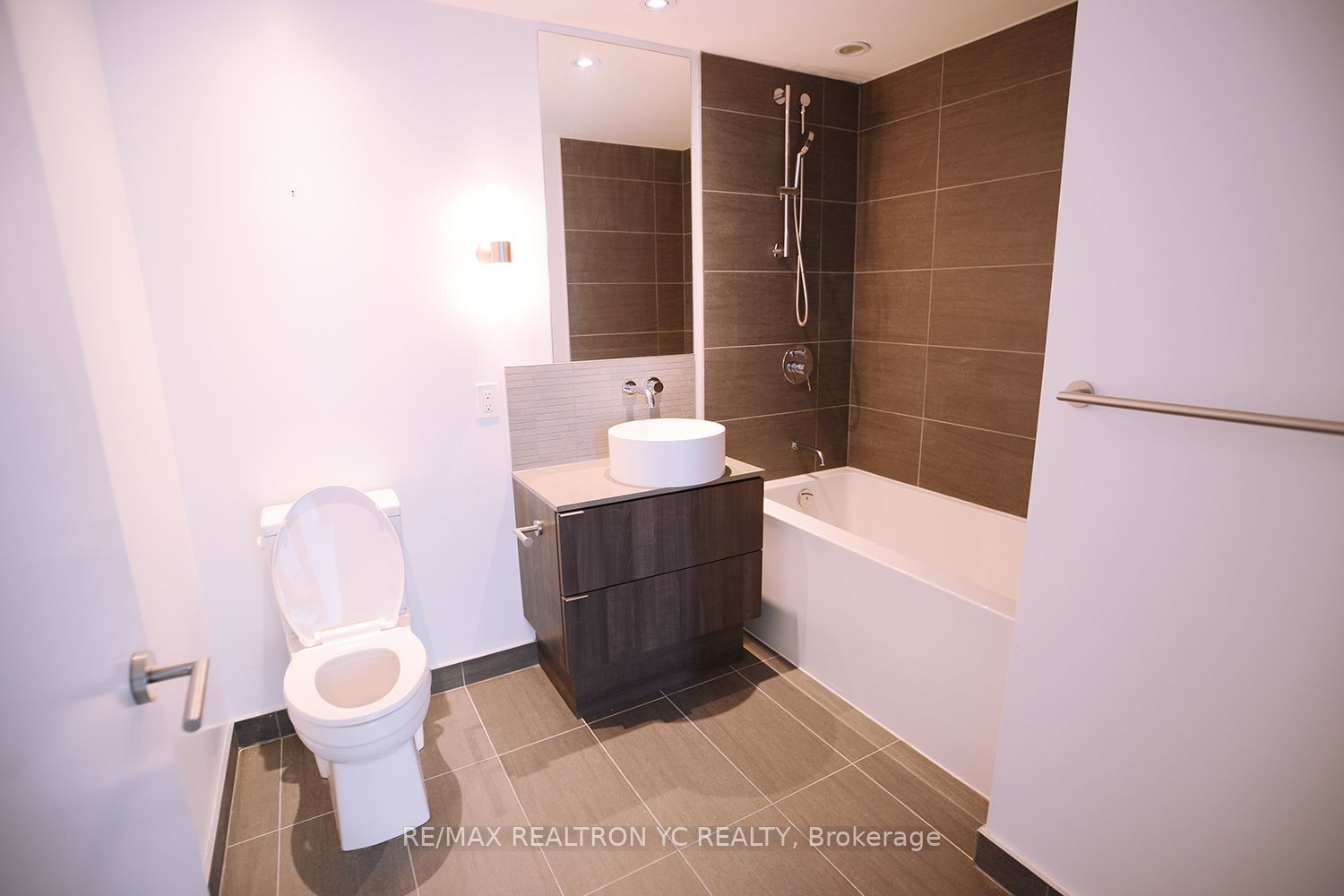 #2609 - 161 Roehampton Avenue Property Photo 13