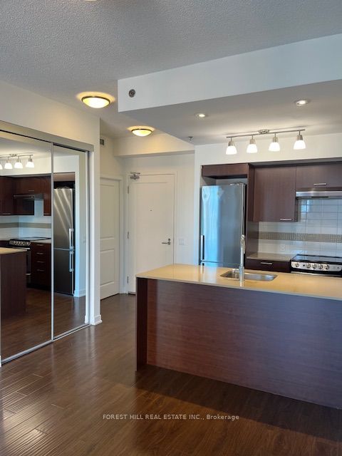 #903 - 320 Tweedsmuir Avenue Property Photo 5