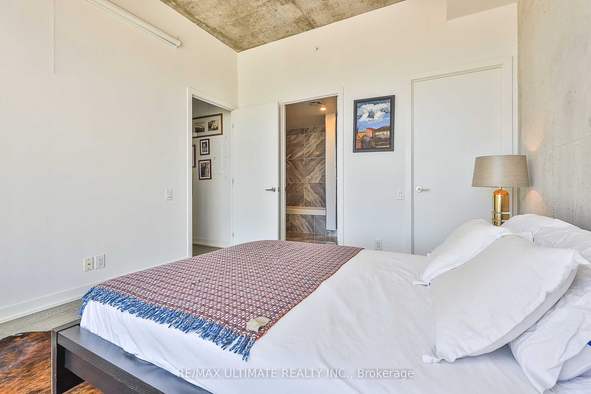 39 Brant Street Ph07 Property Photo 42