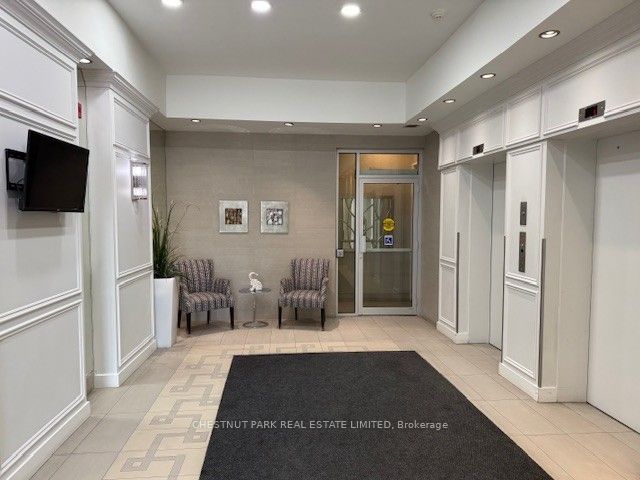 #304 - 3443 Bathurst Street Property Photo 3
