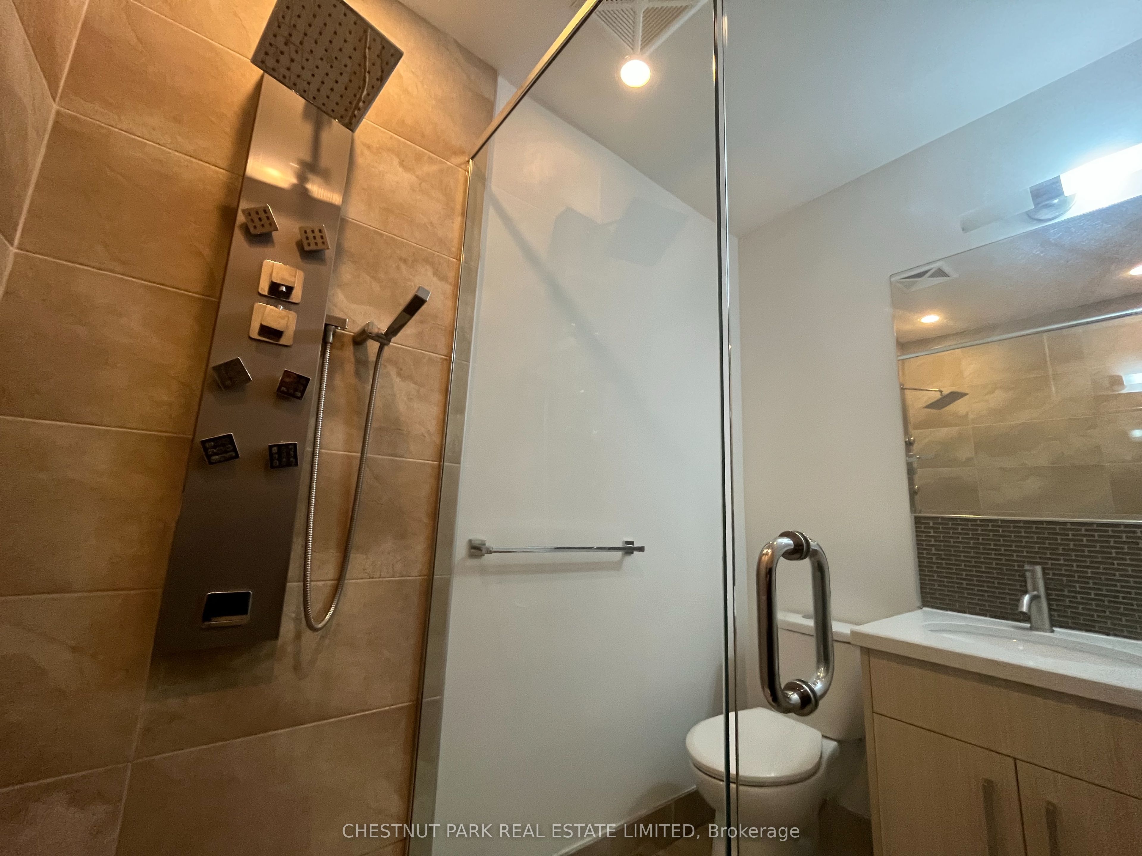 #304 - 3443 Bathurst Street Property Photo 13