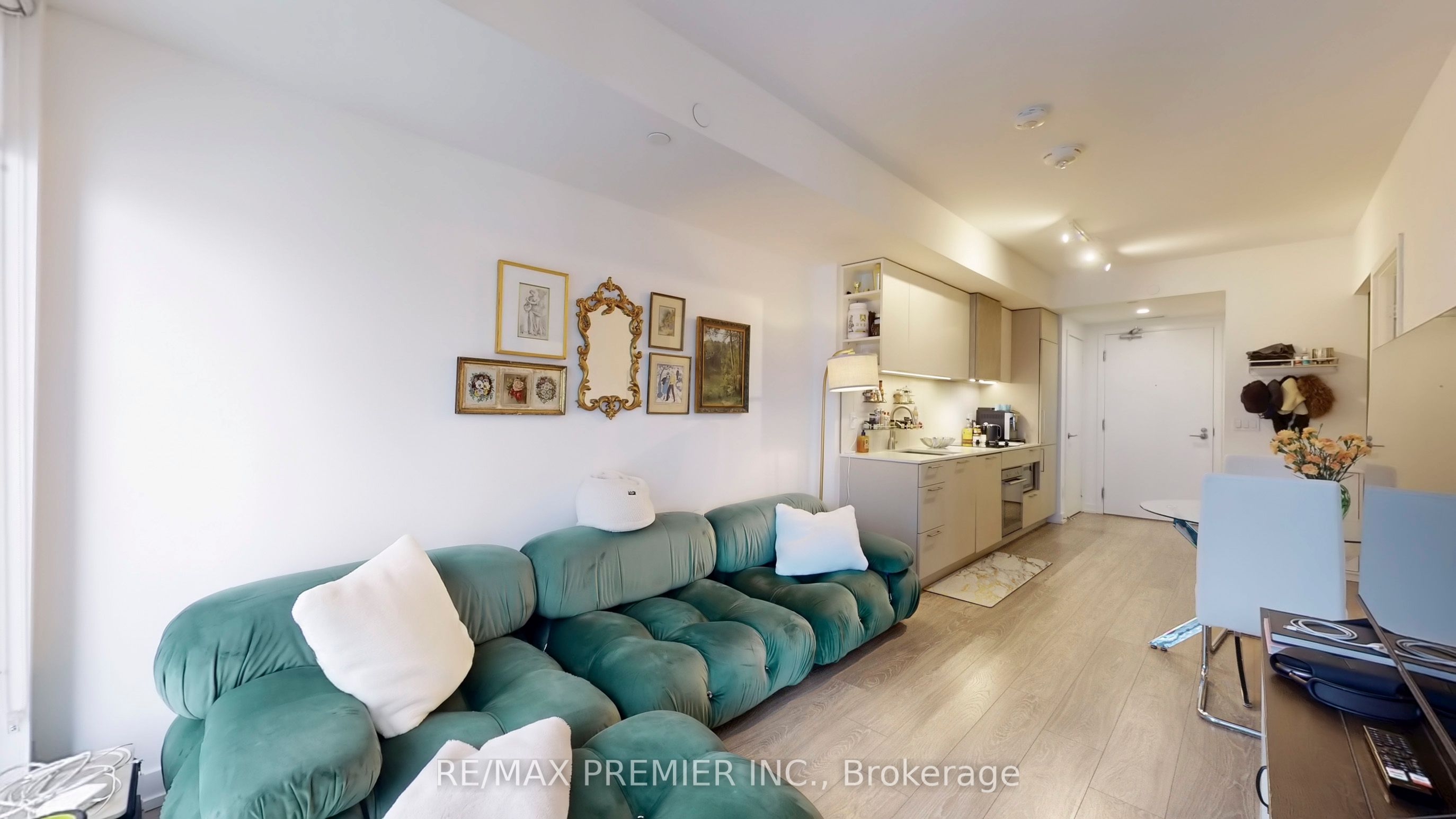 19 Western Battery Road 3203 Property Photo 5