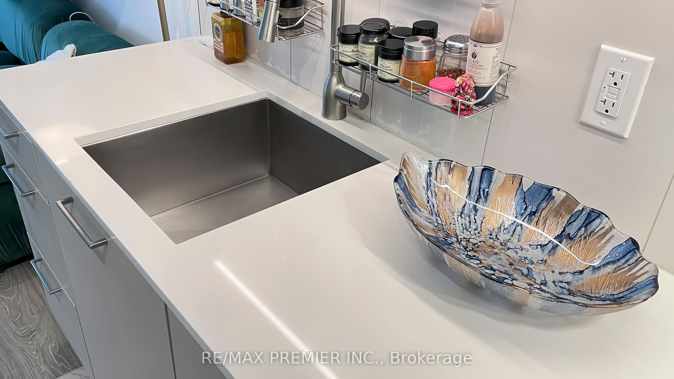 19 Western Battery Road 3203 Property Photo 14