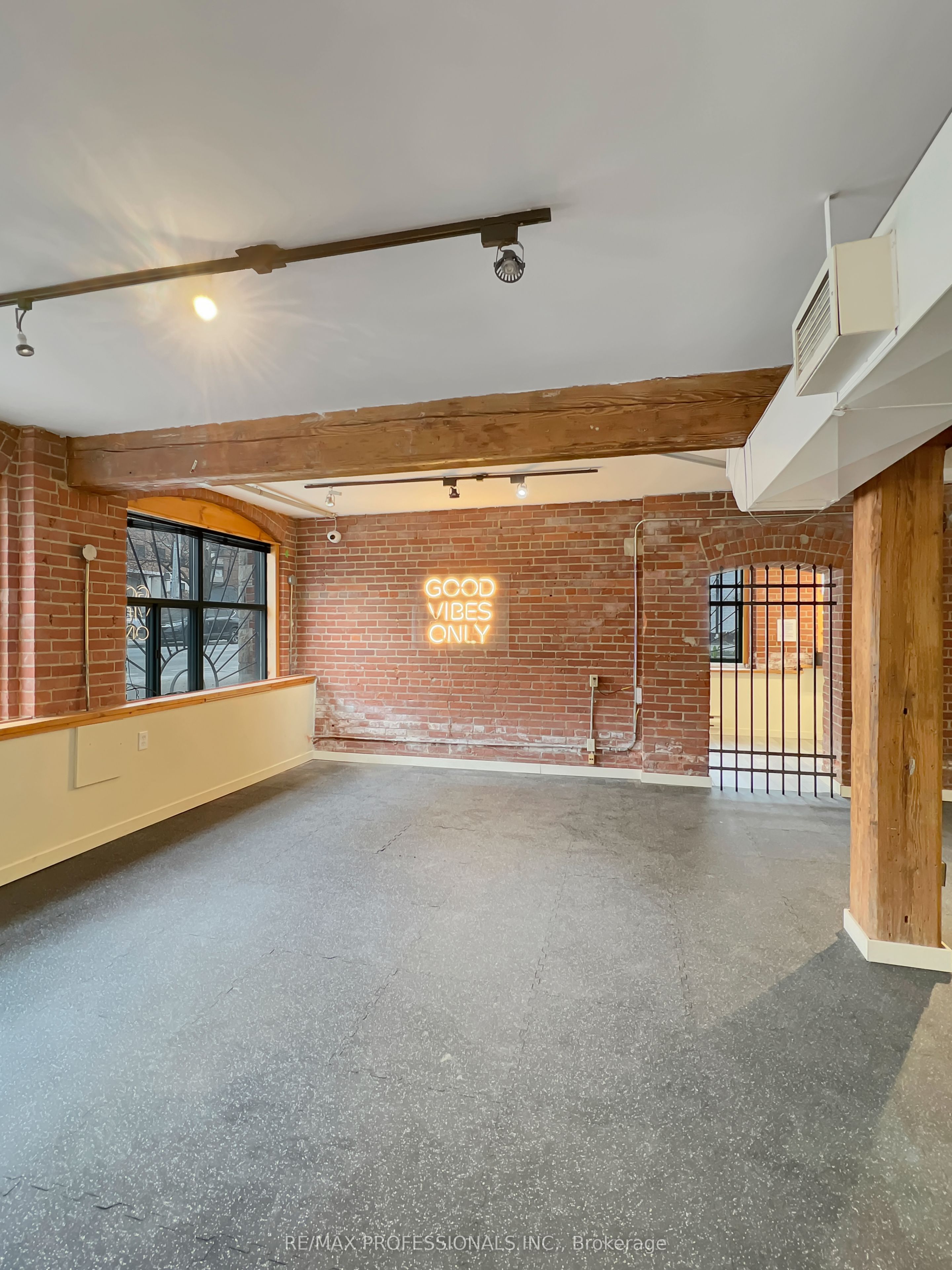 290 Shuter Street Property Photo 8