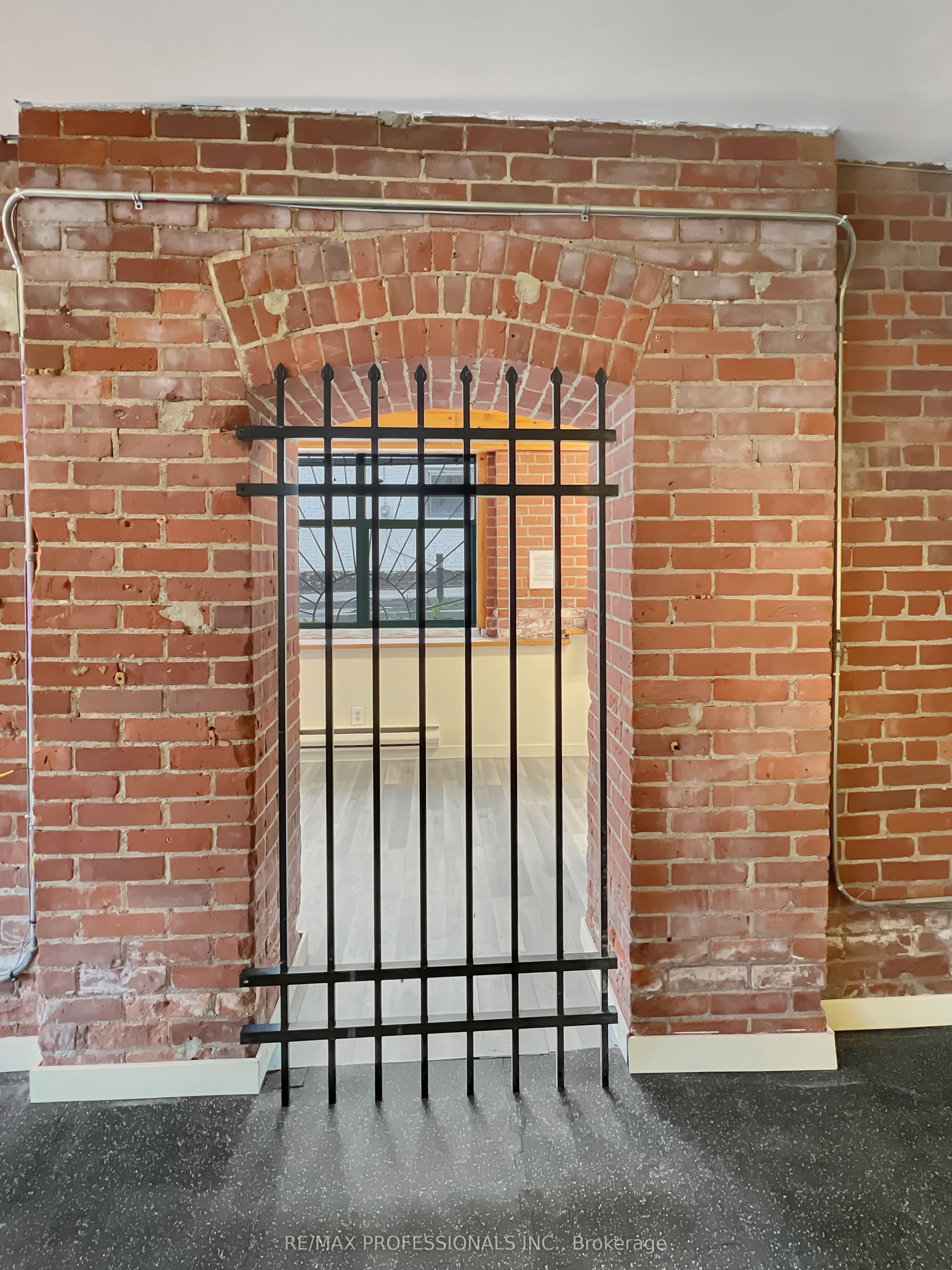 #unit 1 - 290 Shuter Street Property Photo 5