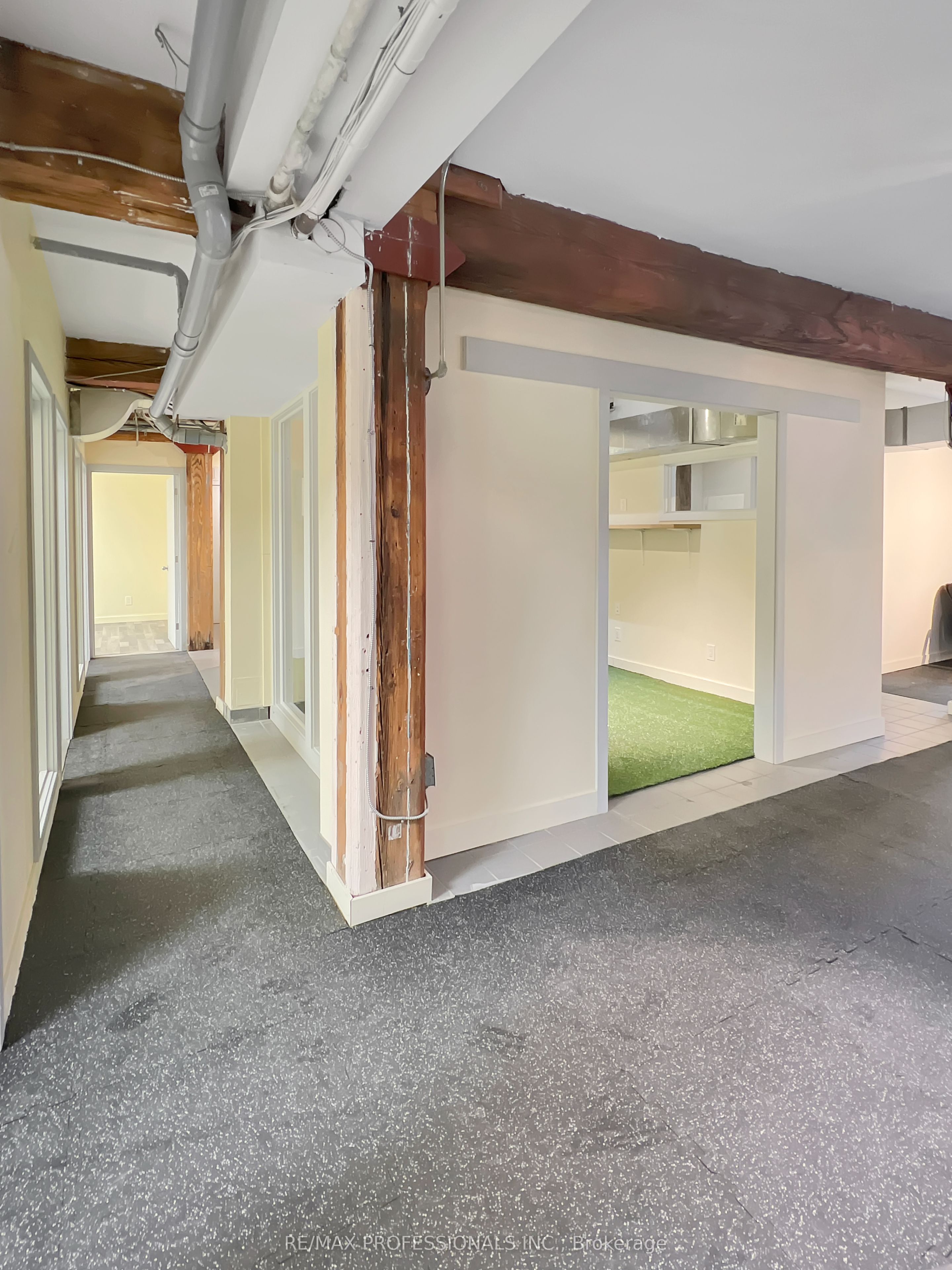 #unit 1 - 290 Shuter Street Property Photo 8