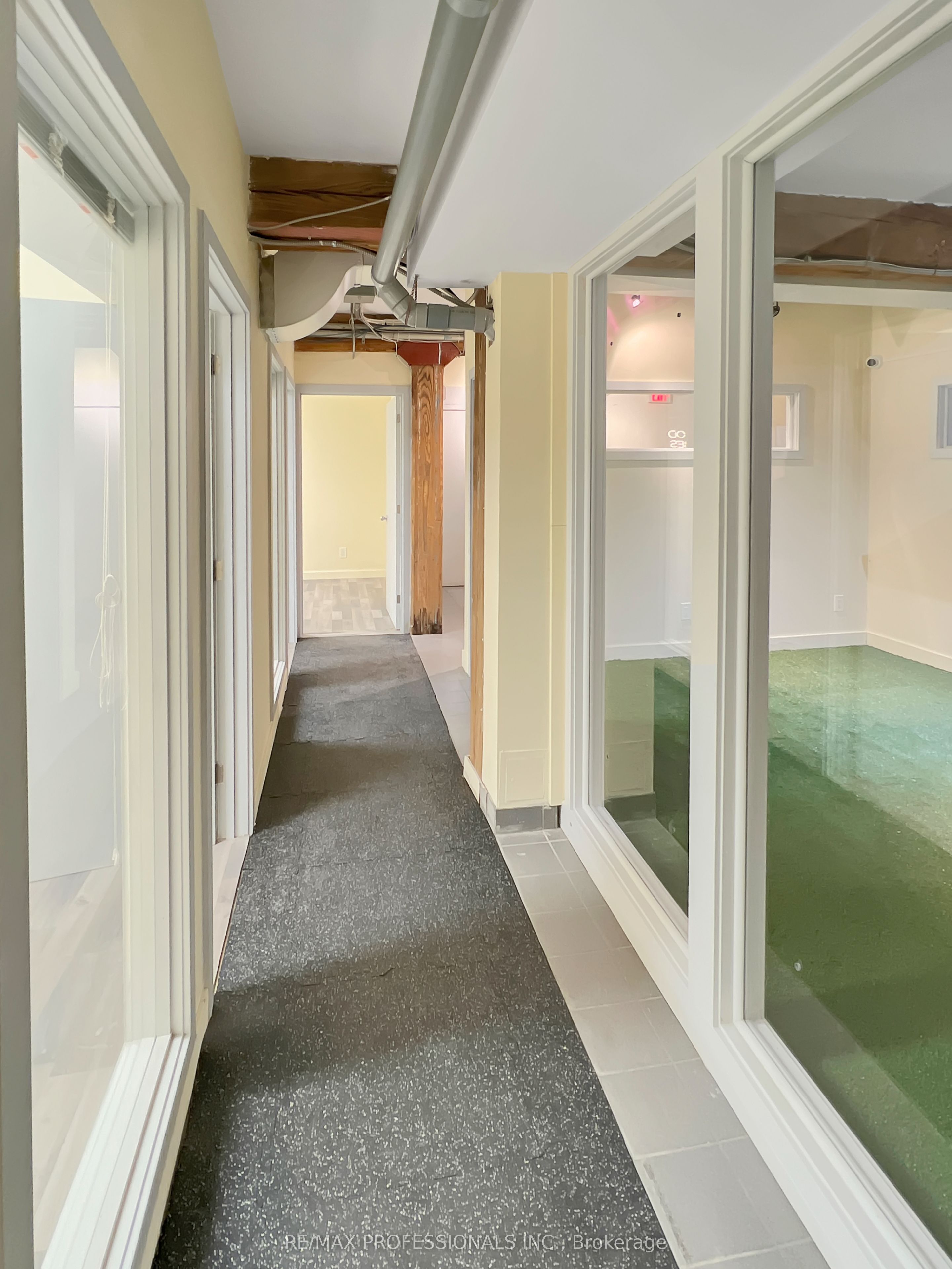 #unit 1 - 290 Shuter Street Property Photo 9