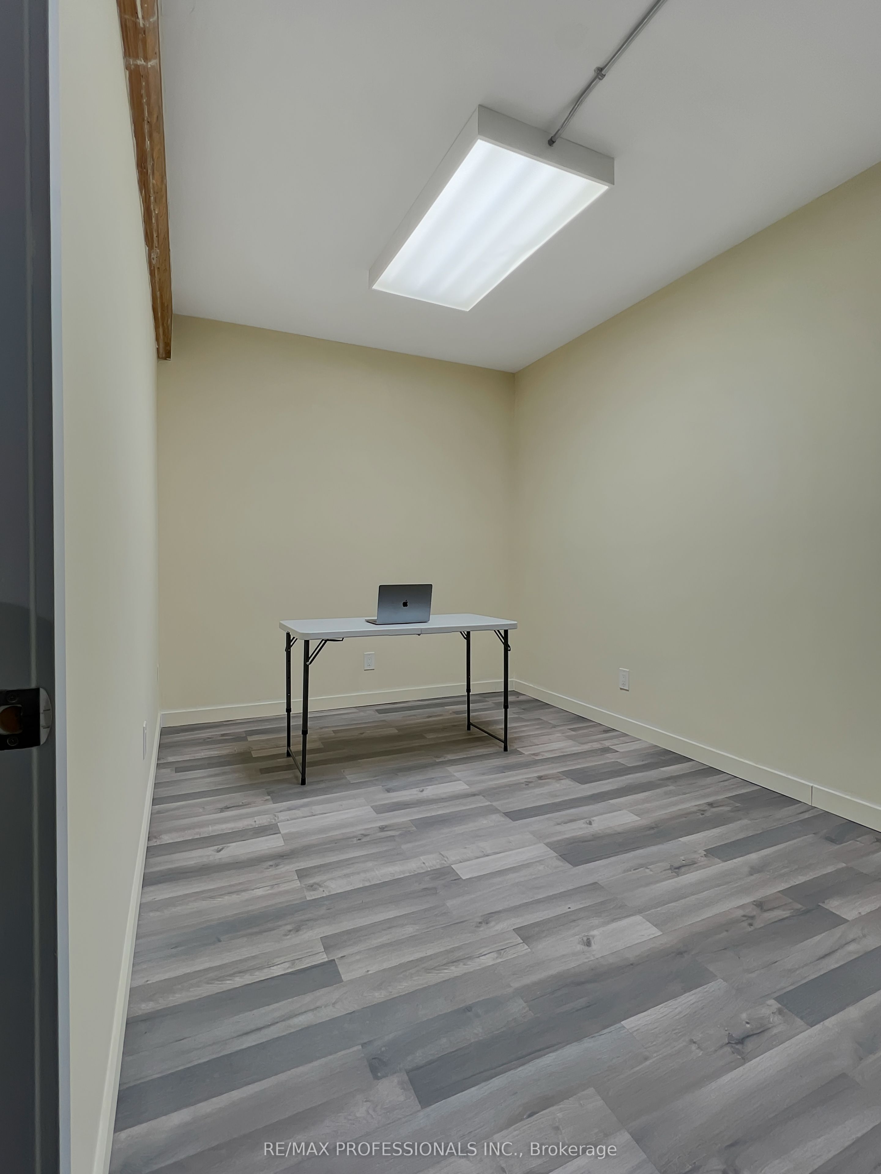 #unit 1 - 290 Shuter Street Property Photo 10