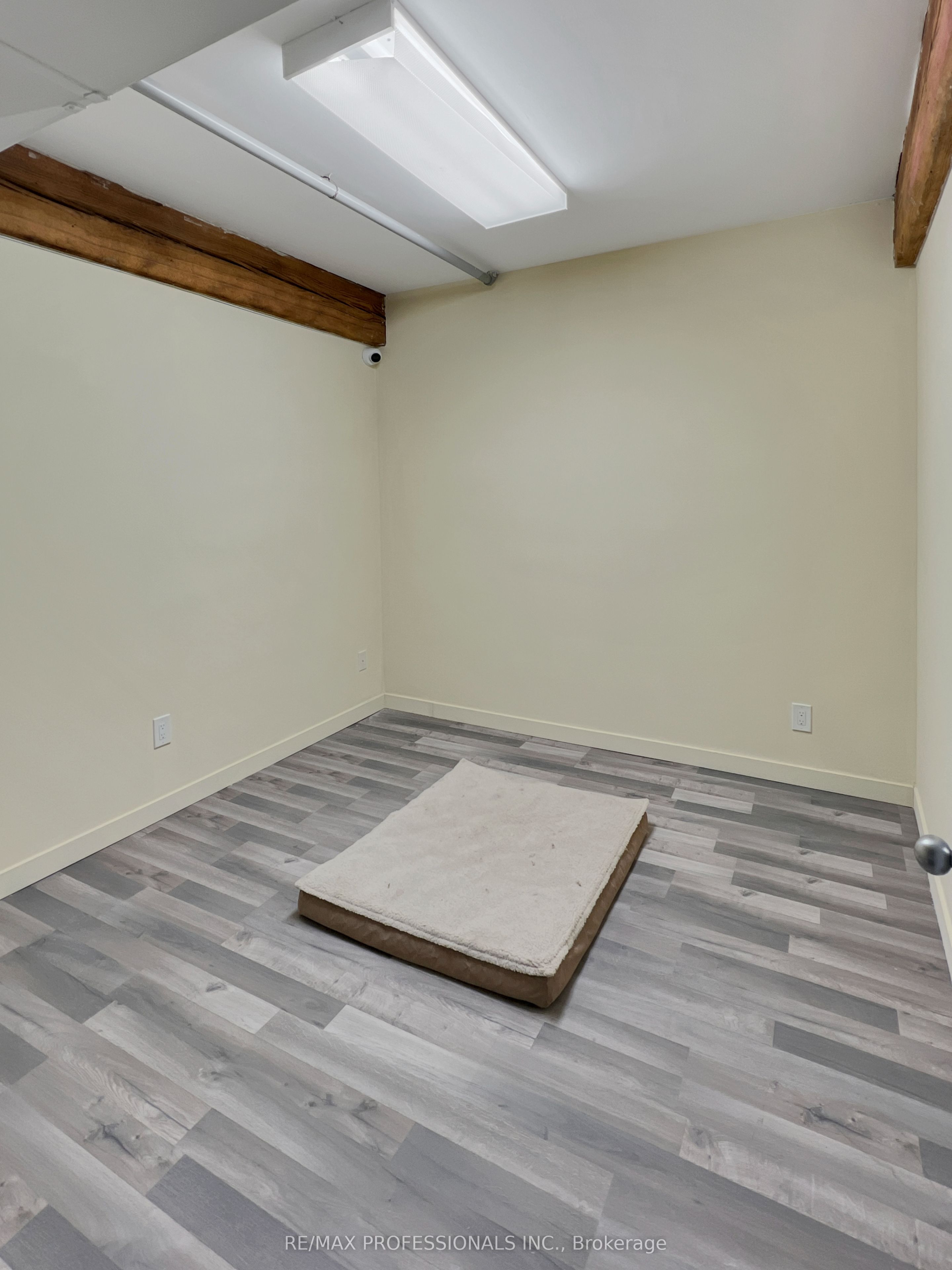 #unit 1 - 290 Shuter Street Property Photo 13