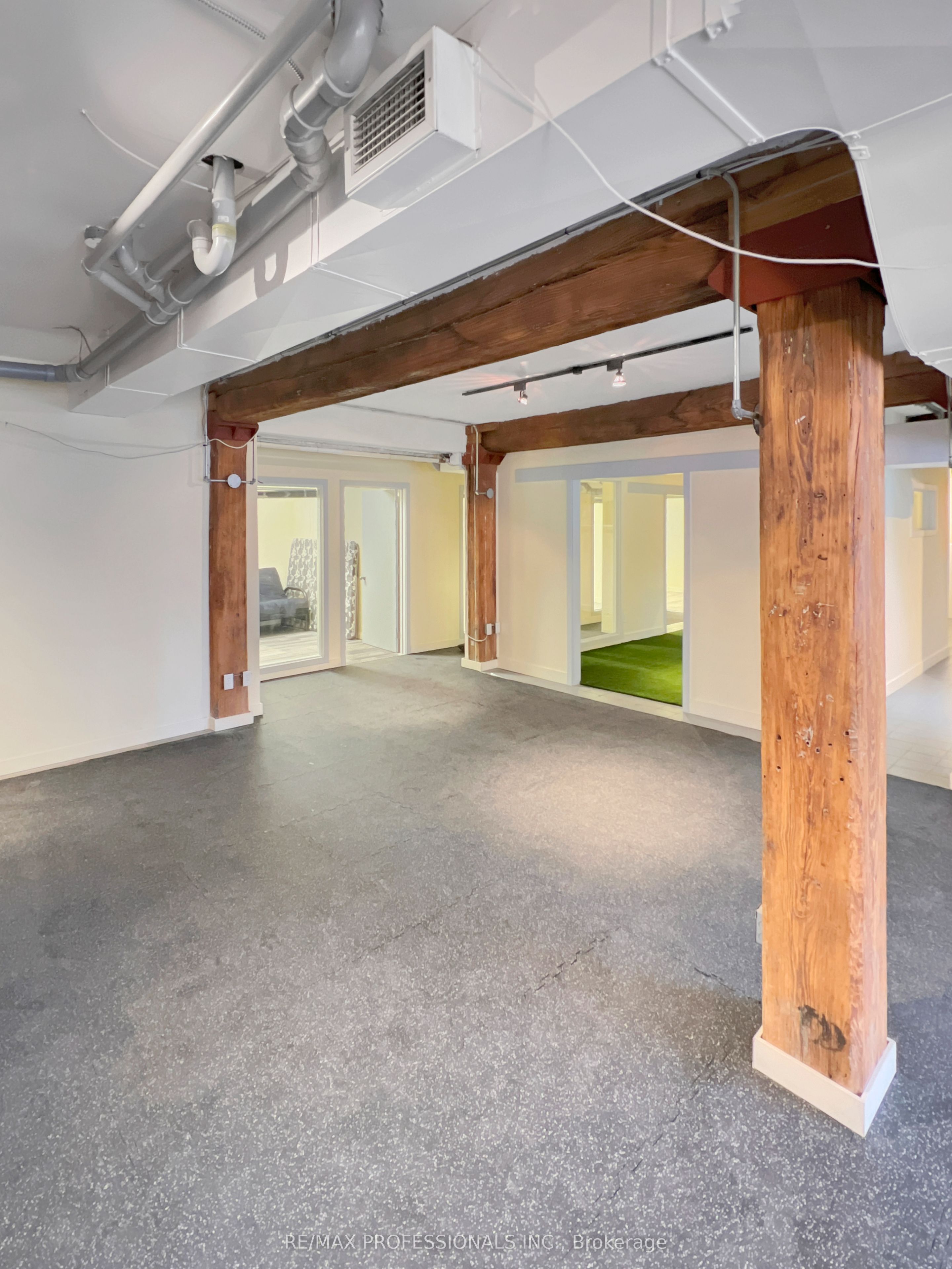 #unit 1 - 290 Shuter Street Property Photo 16